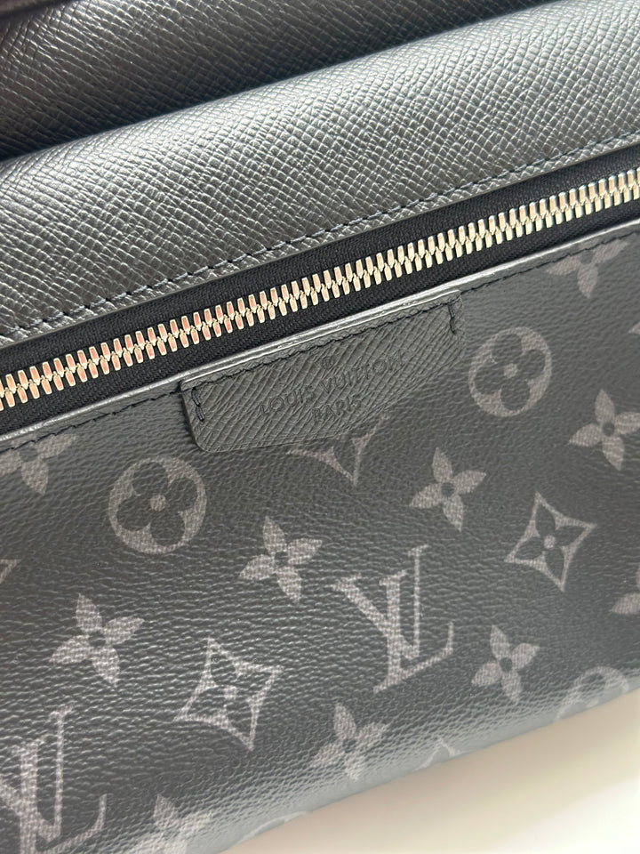 Louis Vuitton Monogram Outdoor Messenger Shoulder Bag LV1080
