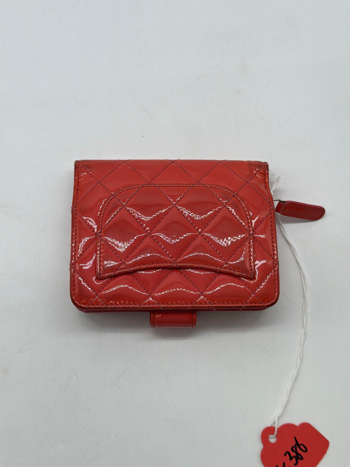 Chanel Patent CC Wallet Bifold Pink (17***61) cc386