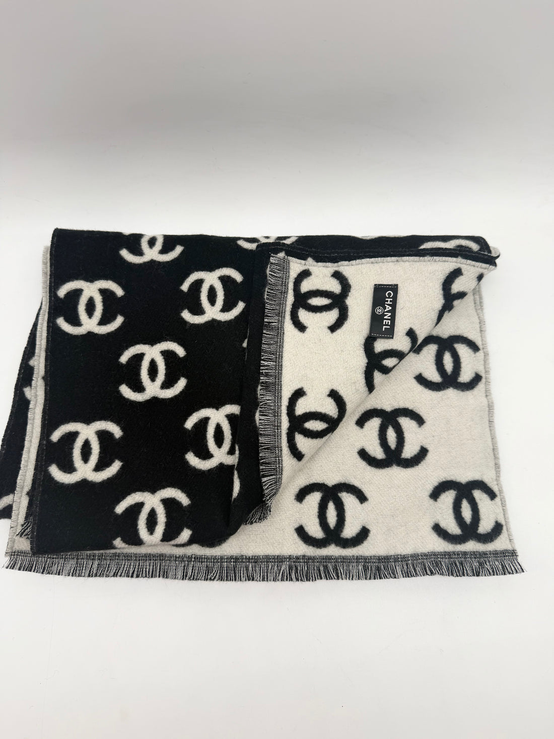 Chanel CC Cashmere Scarf Black/White