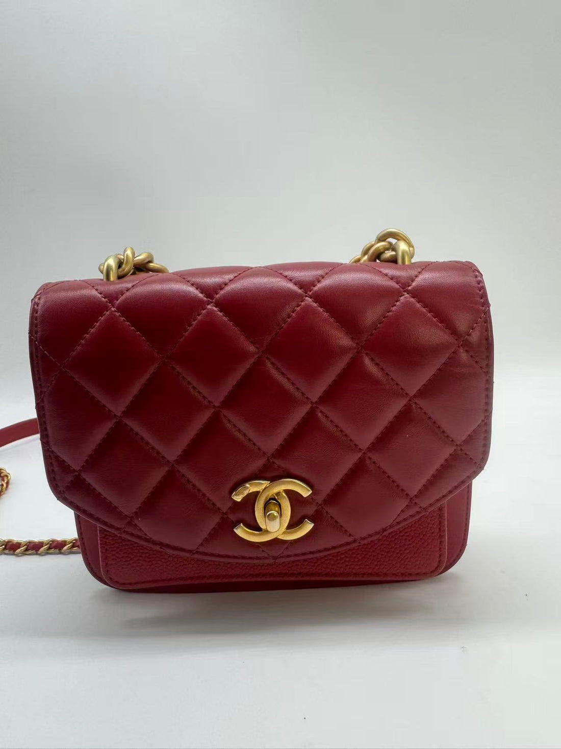 Chanel calfskin leather small flap bag (28***61) CC882