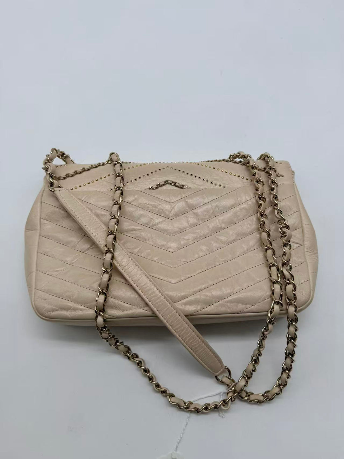 Chanel Chevron Crinkled Calfskin Messenger White CC579