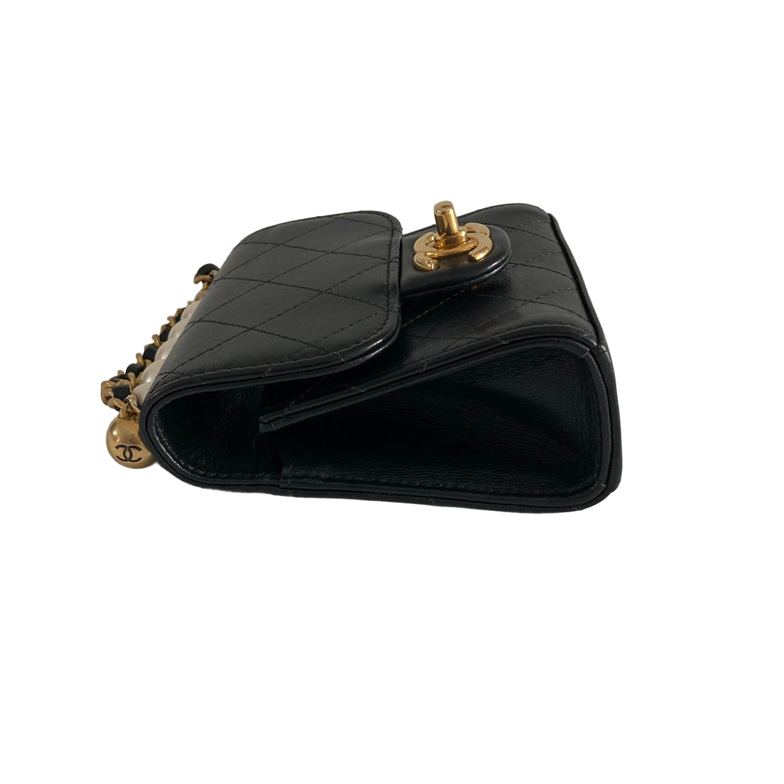 Chanel Goatskin Chic Pearls Clutch On Chain Black