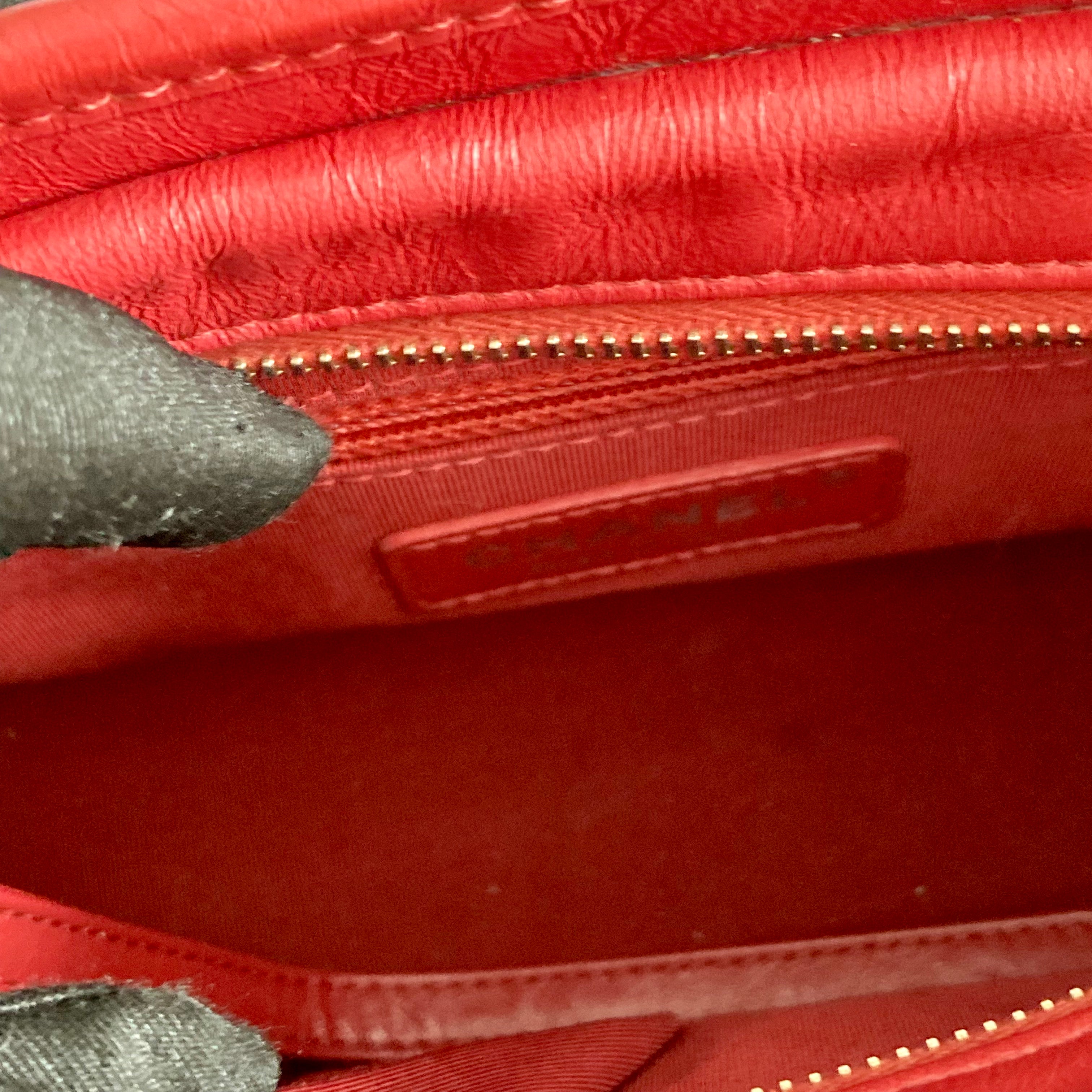 Chanel Aged Calfskin Gabrielle Hobo Small Red GHW （28***84）