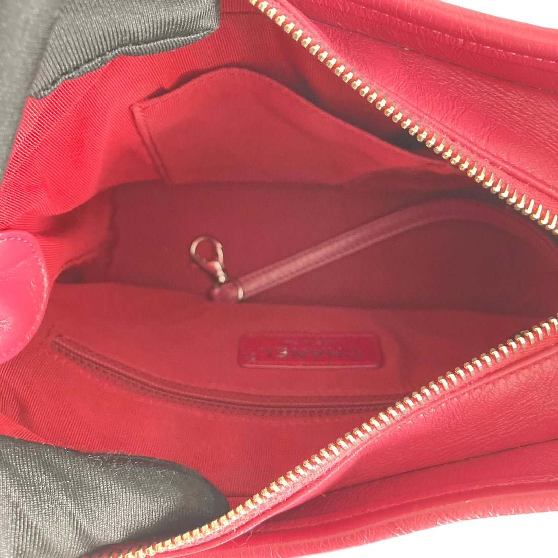 Chanel Chevron Aged Calfskin Gabrielle Hobo Small Pink （26***47）