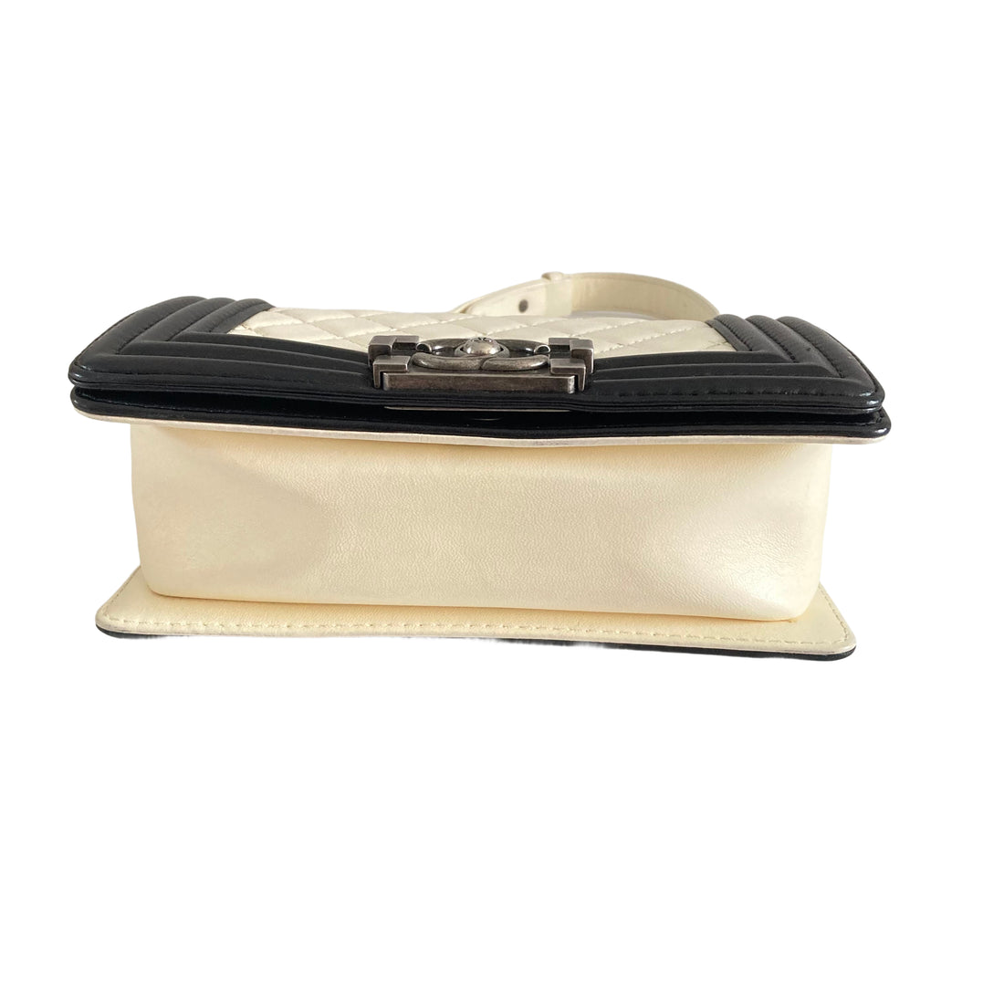 Chanel Quilted Small Boy Black and White (17***10) w Black Card