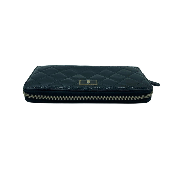 Chanel 2.55 Quilted Patent Zip Wallet Black (185***96)CC353