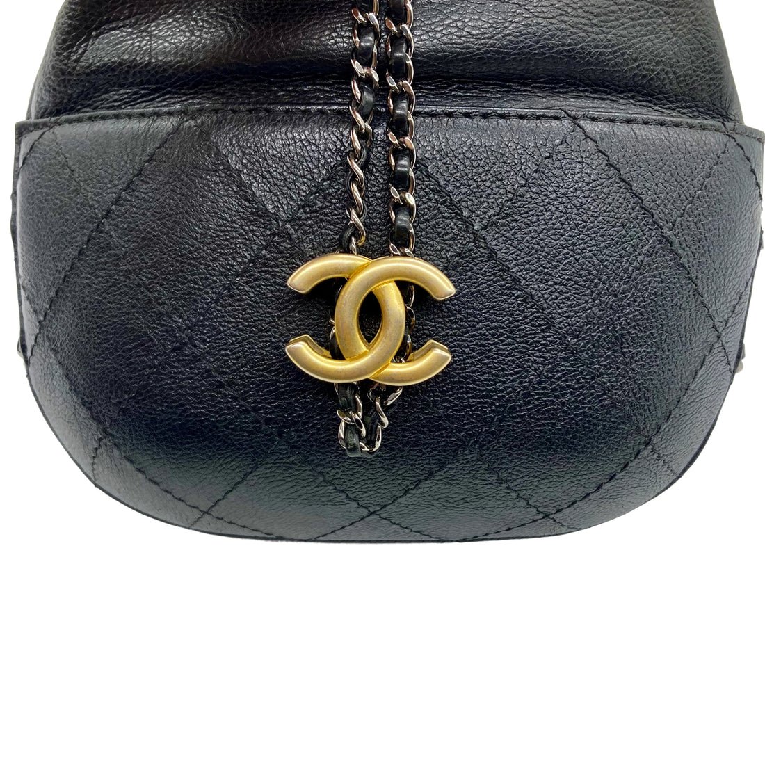 Chanel Quilted Leather Small Bucket Gabrielle Black (26***31)CC391