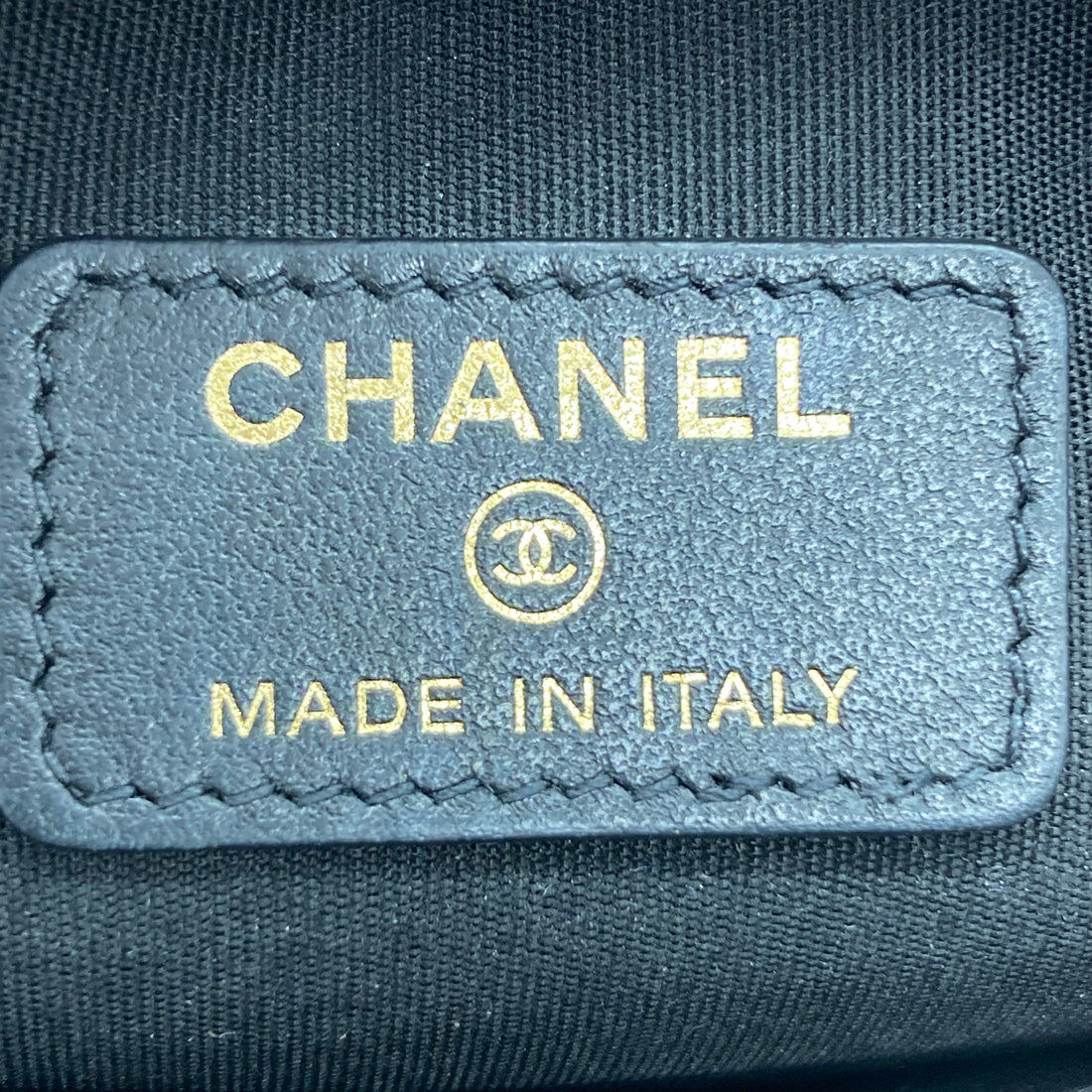 Chanel Quilted Lambskin Pearl Round Bag Black LV404
