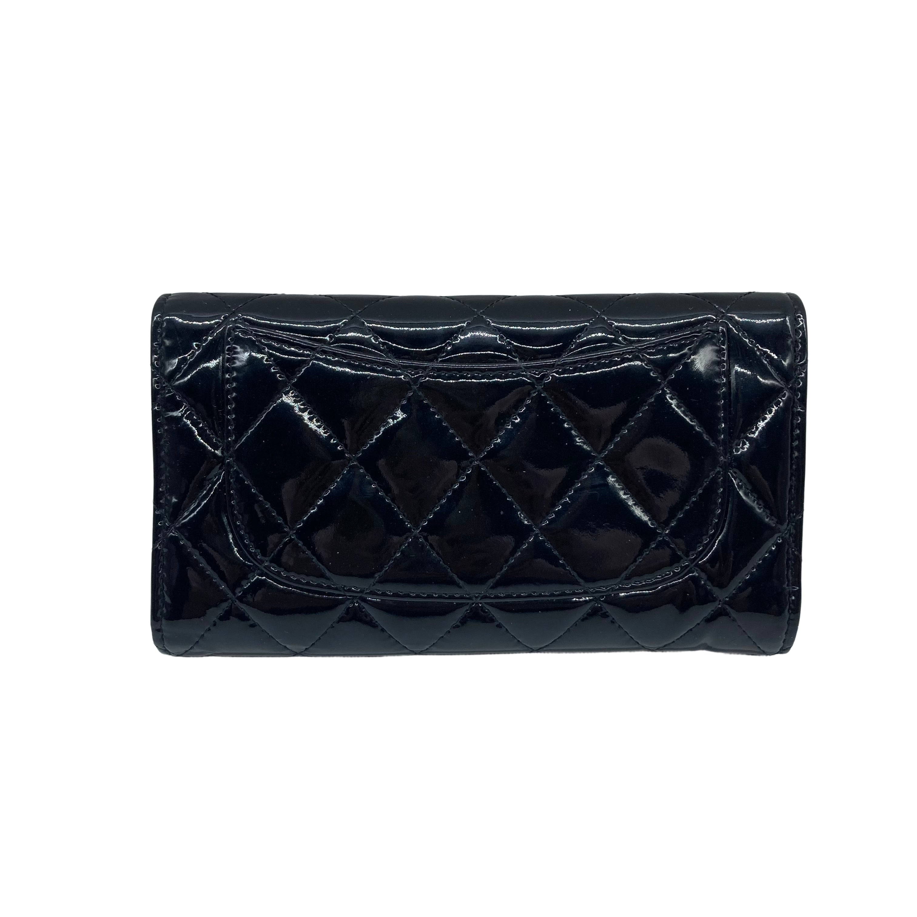 Chanel Quilted Patent Classic Long Wallet Black (18***36) cc426
