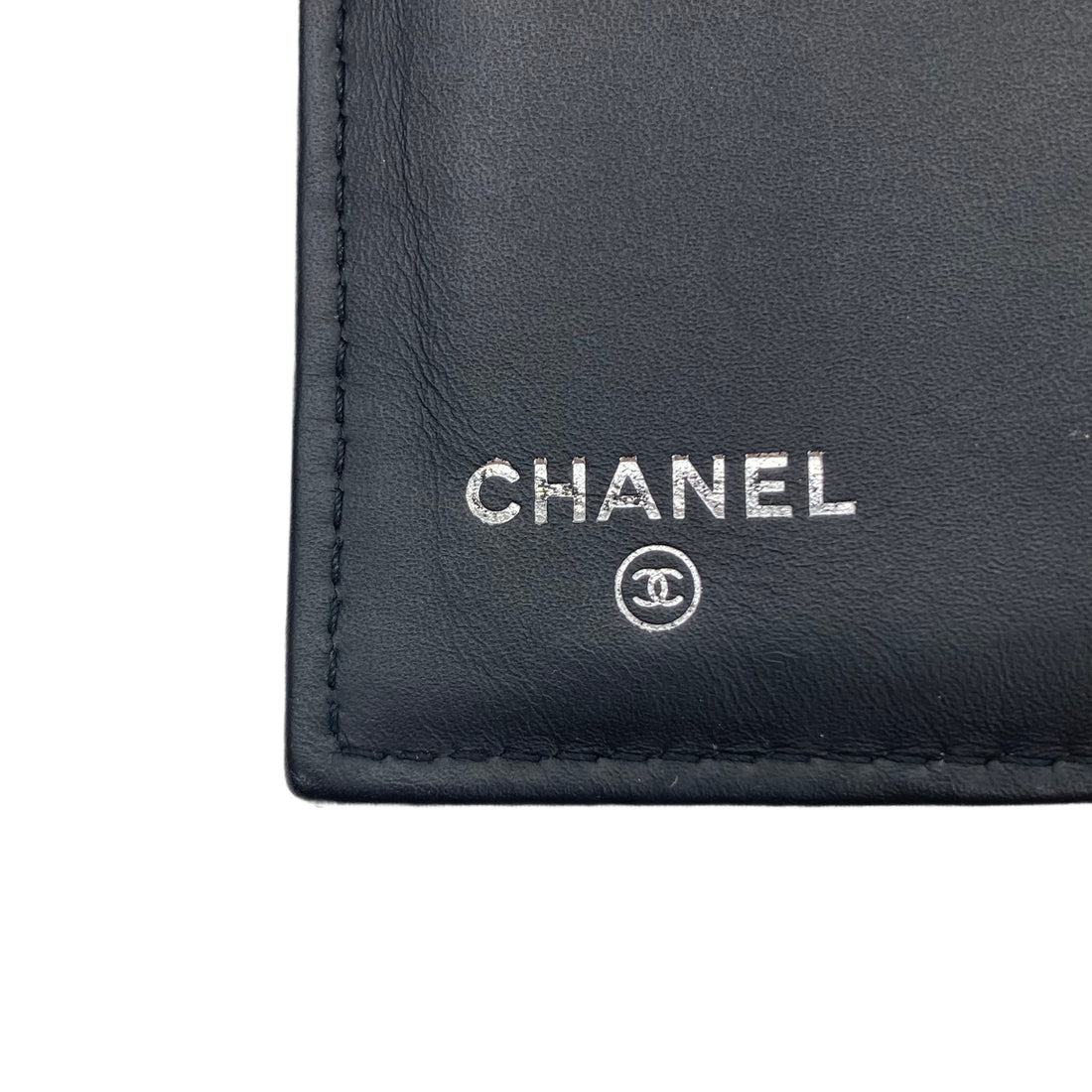 Chanel Quilted Patent Classic Long Wallet Black (18***36) cc426