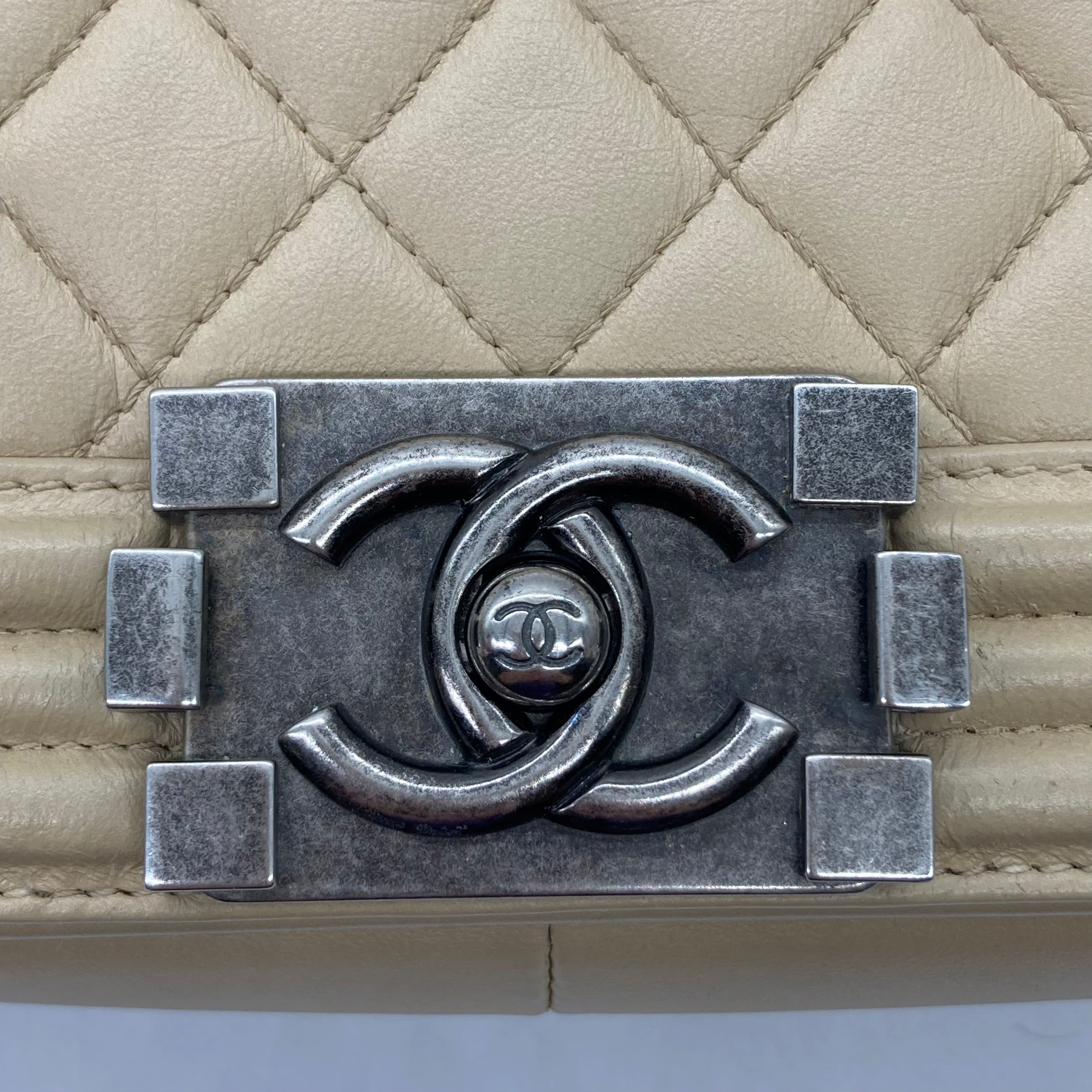 Chanel Quilted Lambskin Medium Boy Beige/Black (16***95) CC446