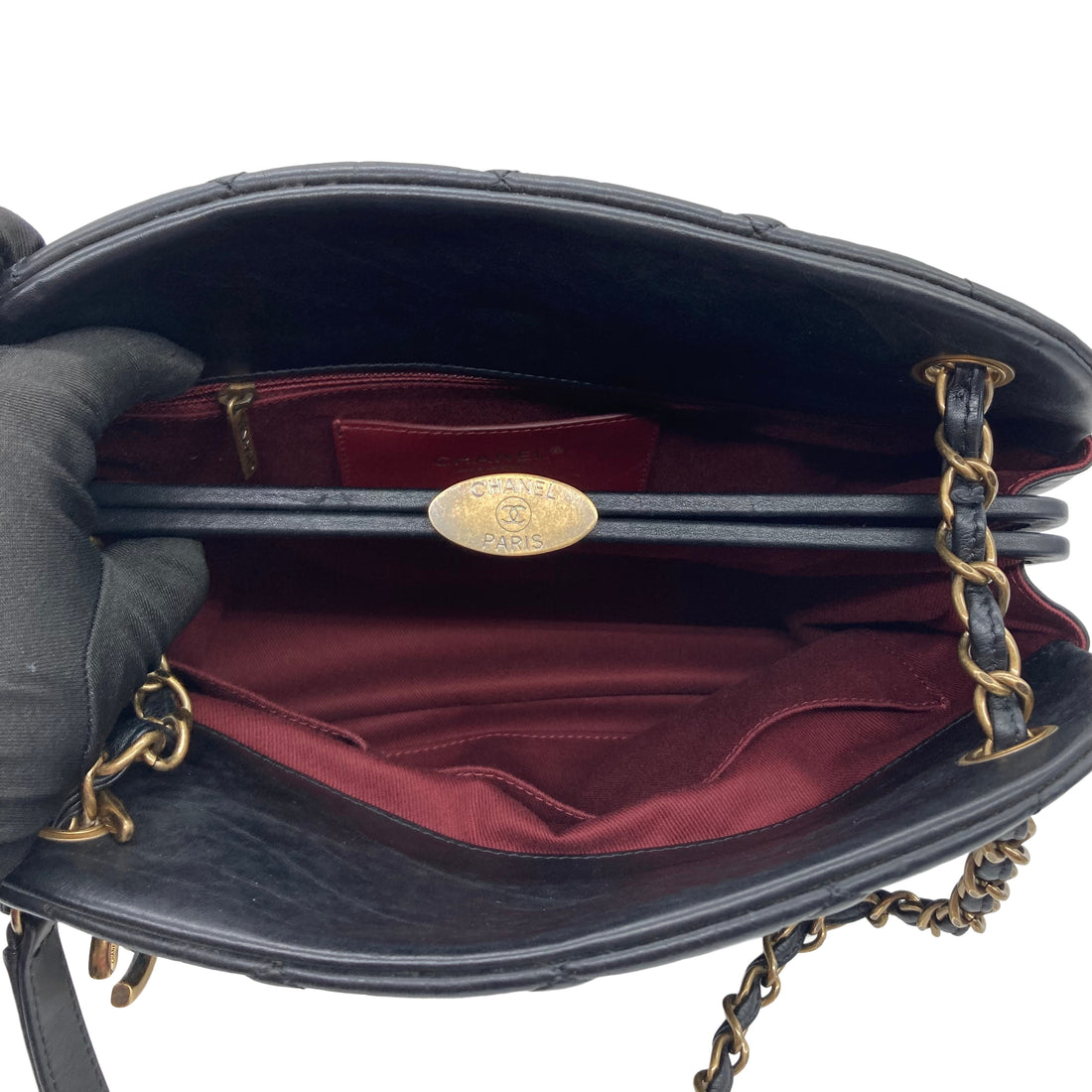 Chanel Crumpled Calfskin Tote Bag Black GHW Shell ( 16***92) CC442