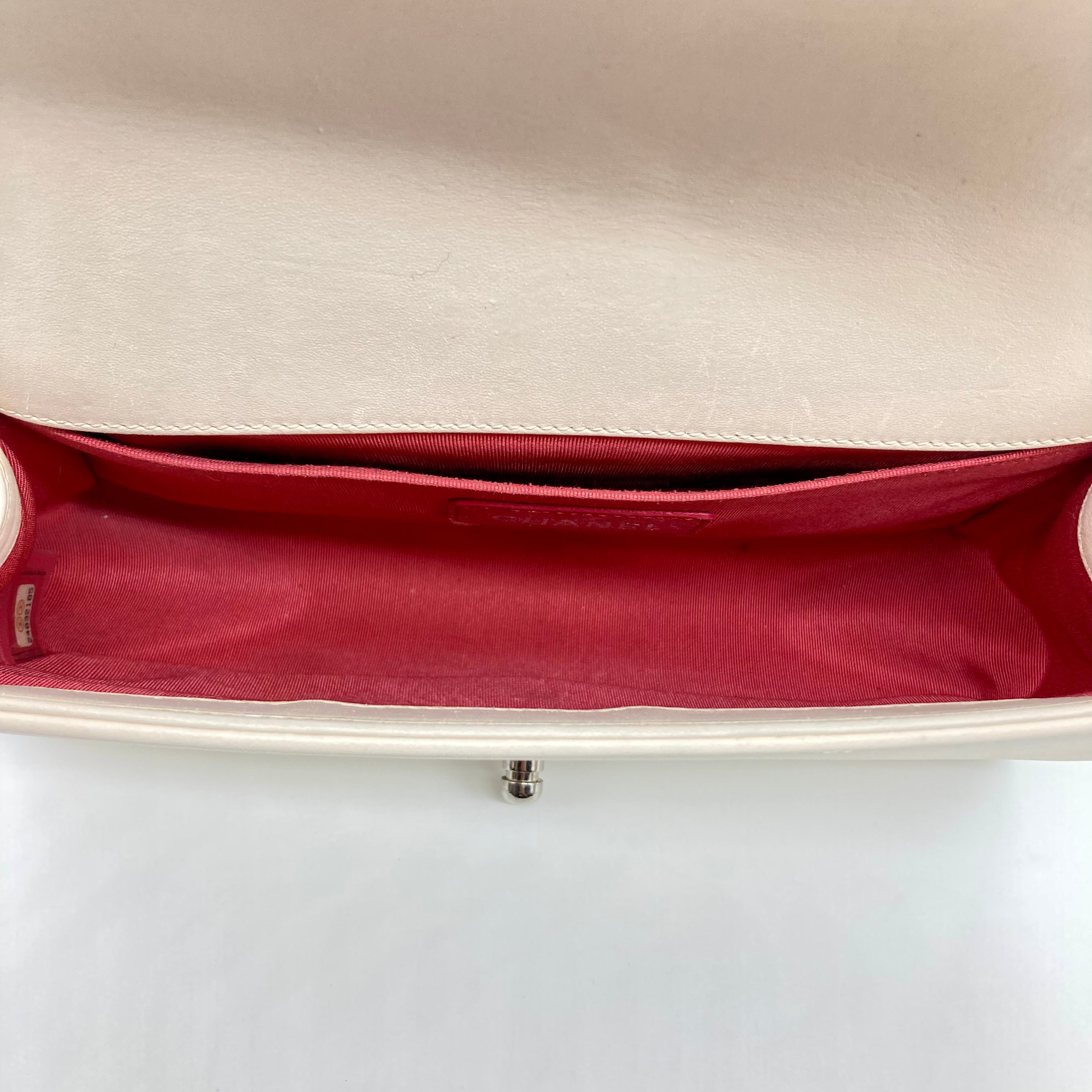 Chanel Sequins Embroidered Medium Boy White (24***85)CC455