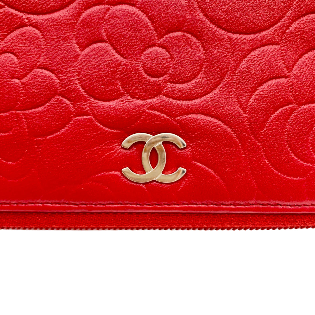 Chanel Camellia Embossed Zip Wallet Red (15***86)CC448