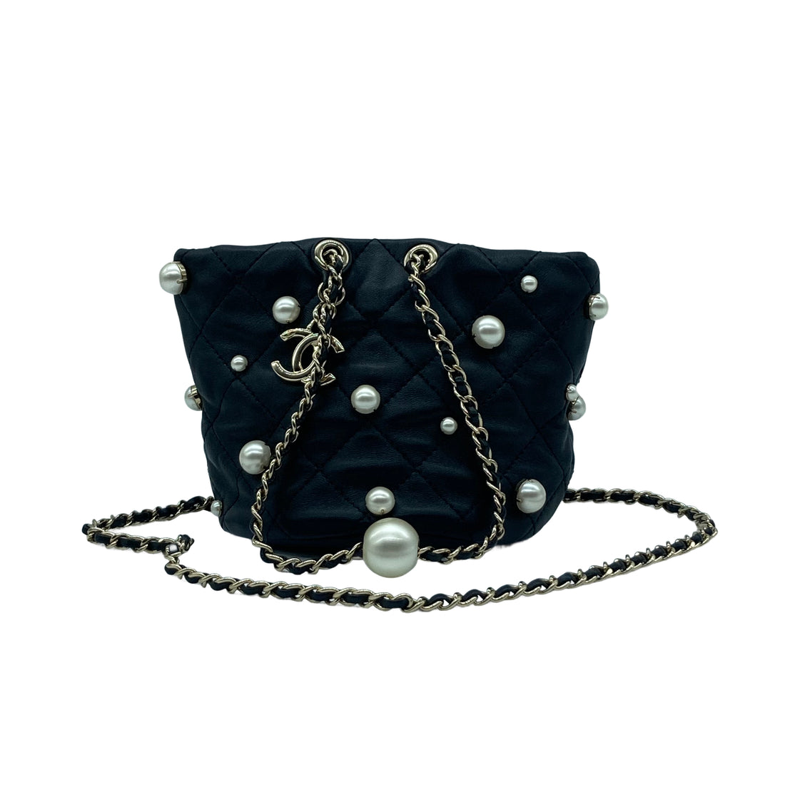 Chanel Lambskin Quilted Pearl Mini Bucket Black (31***20)cc487