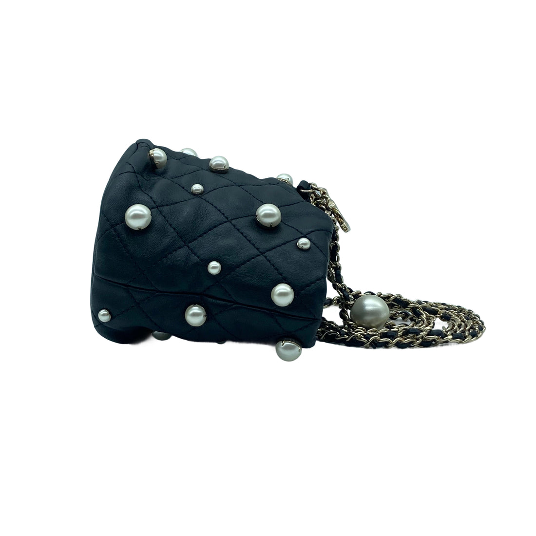 Chanel Lambskin Quilted Pearl Mini Bucket Black (31***20)cc487