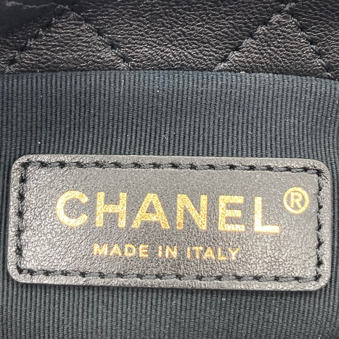 Chanel Lambskin Quilted Pearl Mini Bucket Black (31***20)cc487