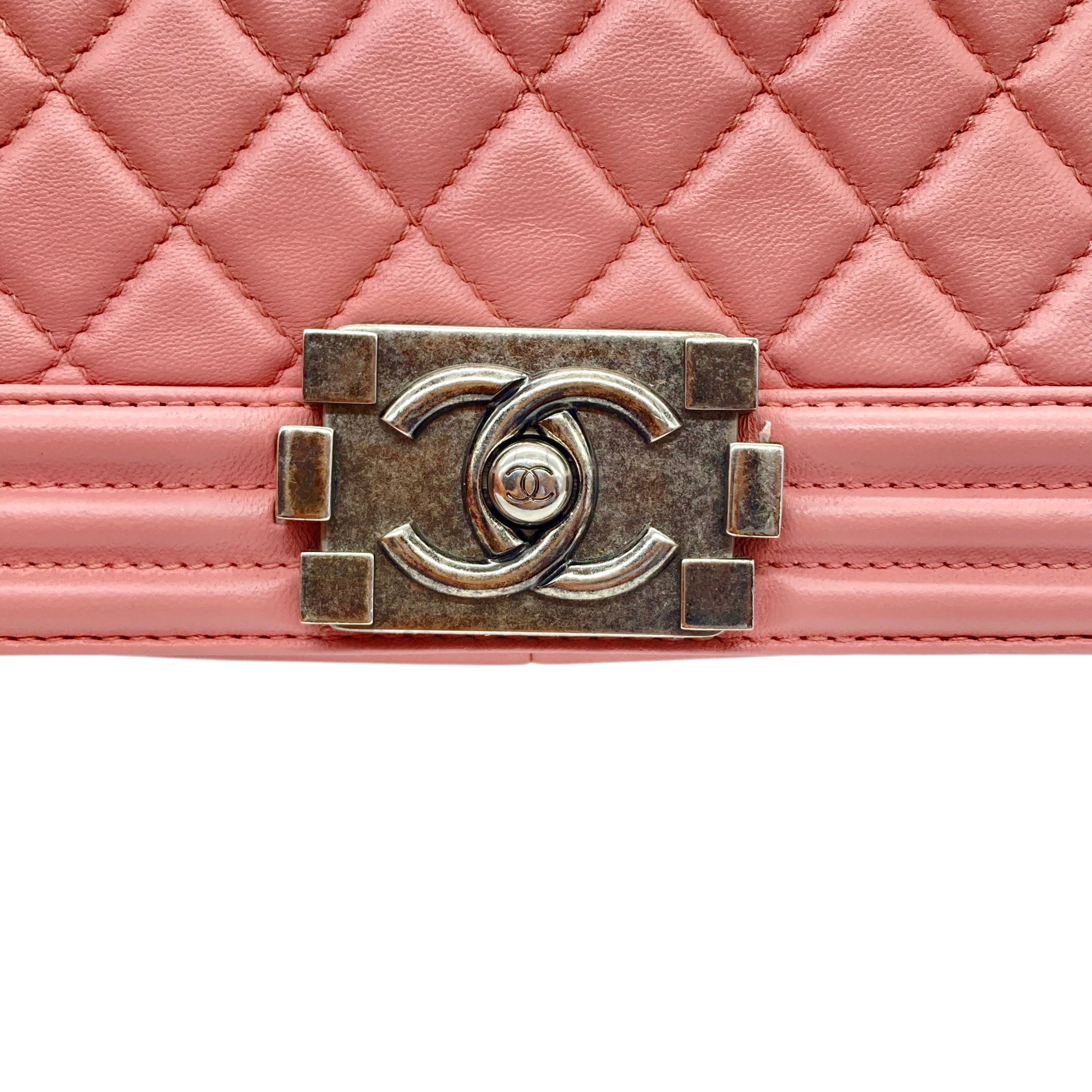 Chanel Quilted Lambskin Medium Flap Boy Pink（20***49）CC475