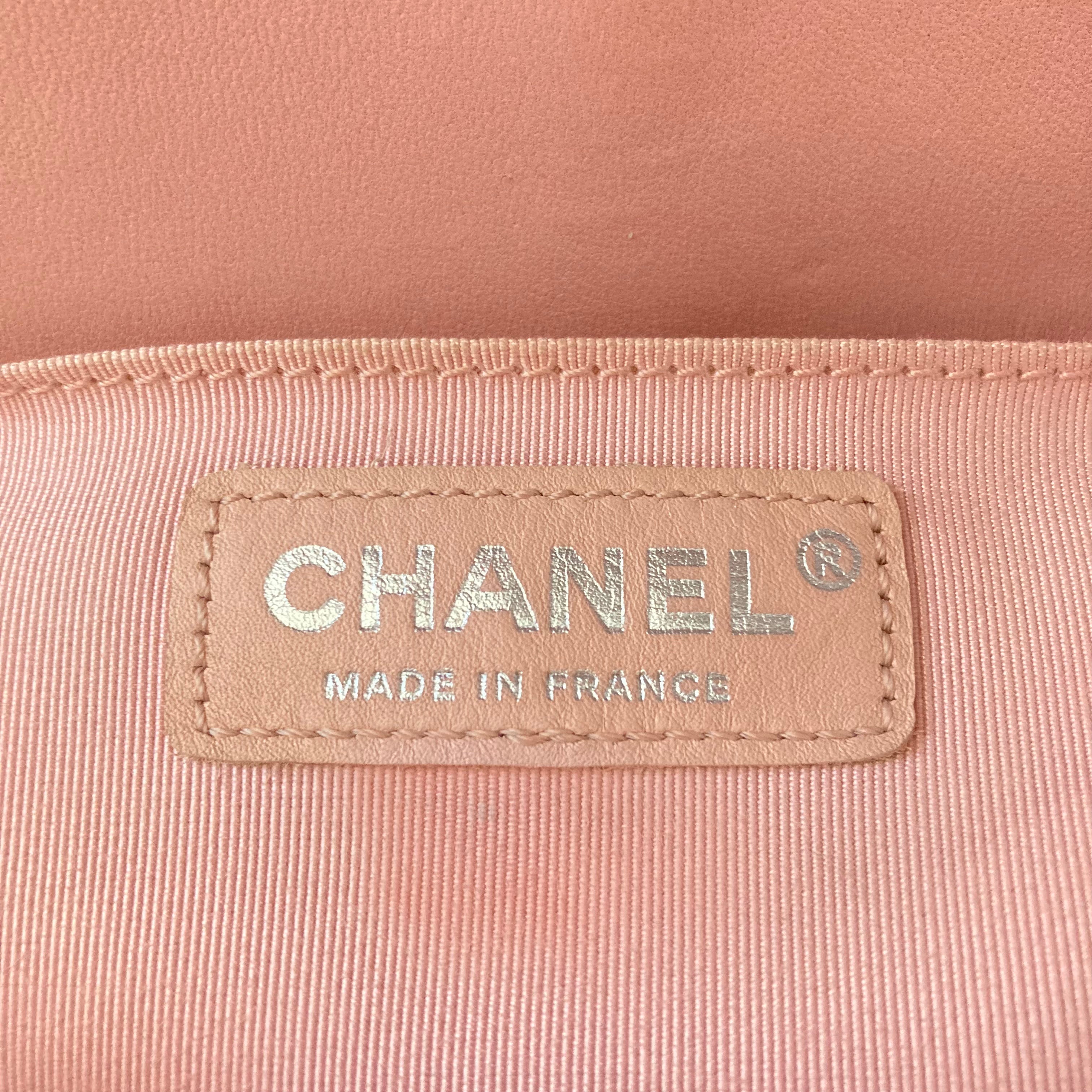 Chanel Quilted Lambskin Medium Flap Boy Pink（20***49）CC475