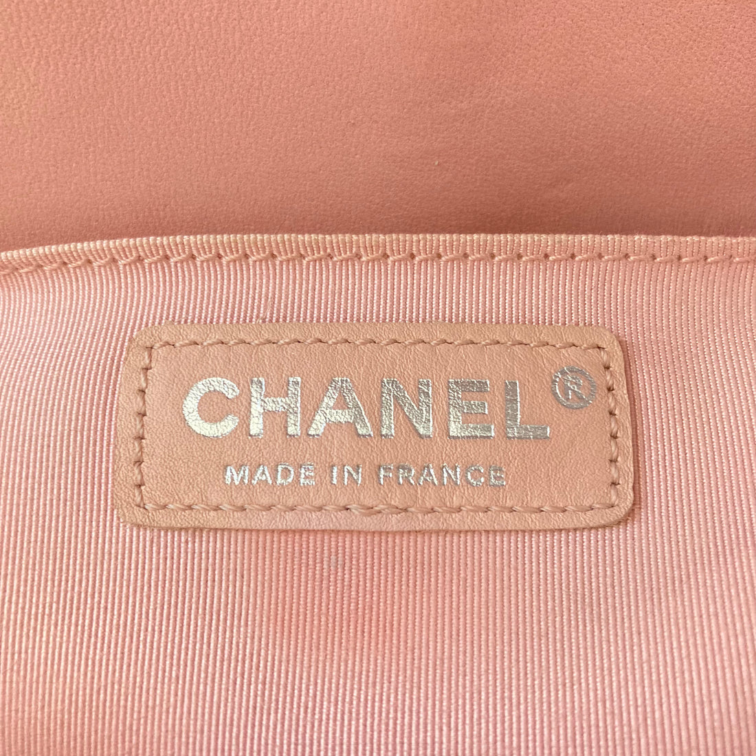Chanel Quilted Lambskin Medium Flap Boy Pink（20***49）CC475