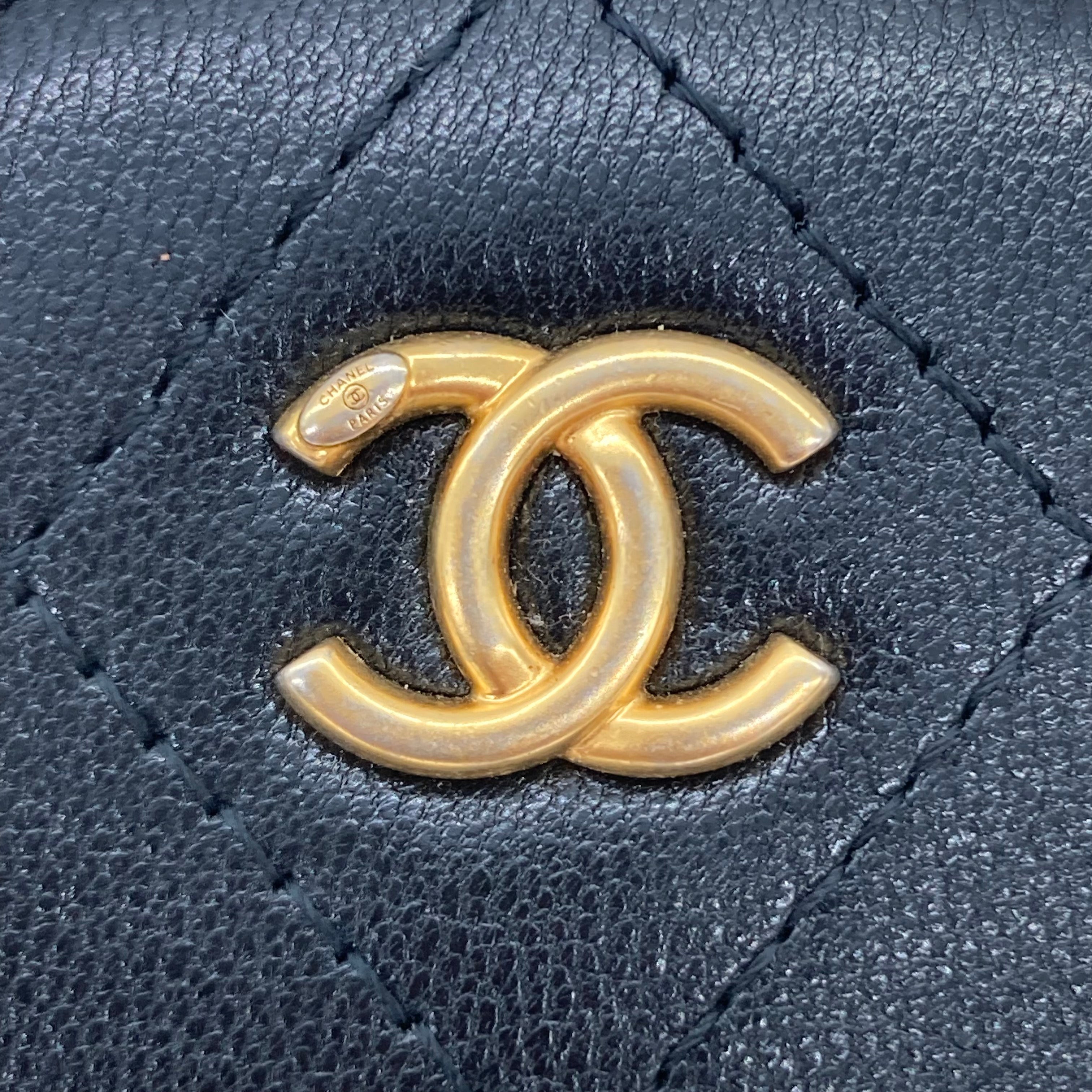 Chanel Pearl Mini Round Bag Black (29***54) CC588