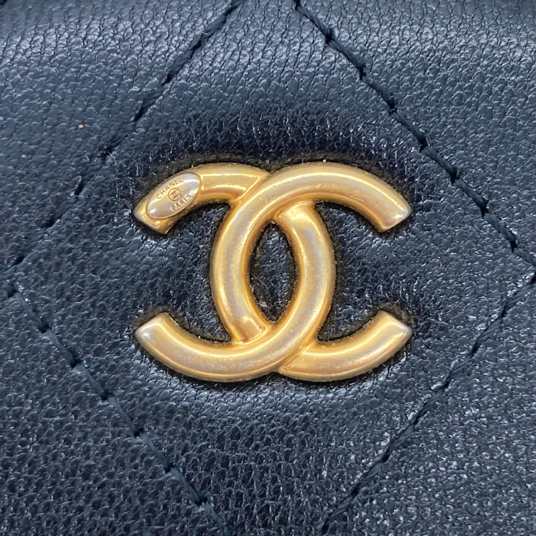 Chanel Pearl Mini Round Bag Black (29***54) CC588