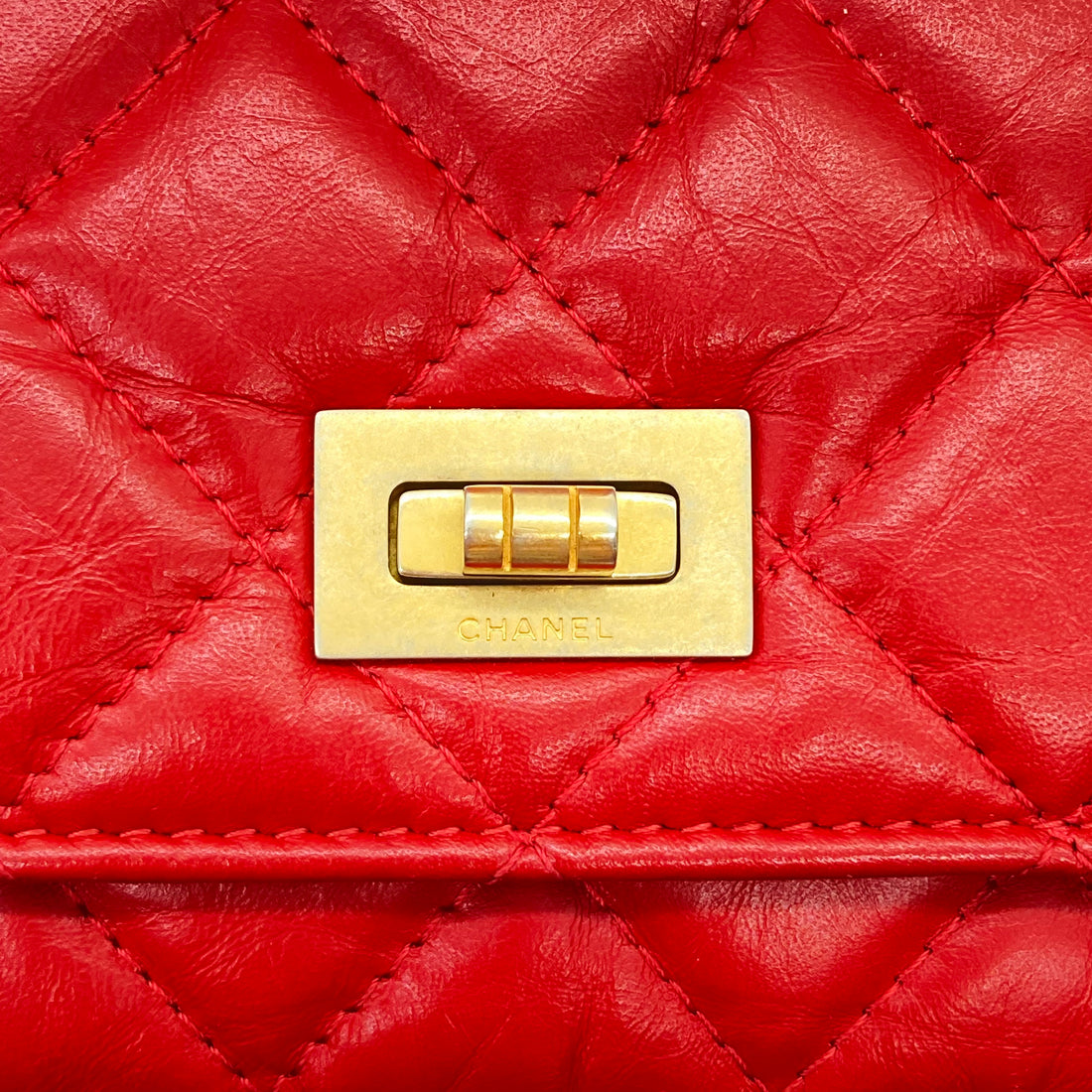 Chanel Quilted 2.55 Calfskin Crossbody Bag Red (26***49) CC555
