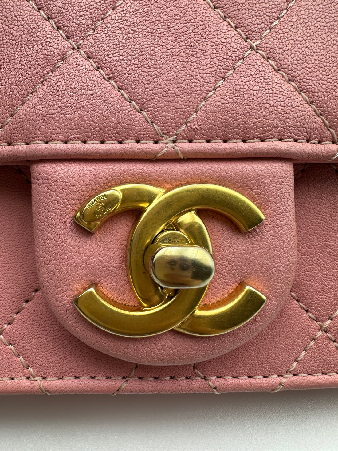 Chanel Quilted Calfskin Pearl Chain Flap Pink (27***80) CC601