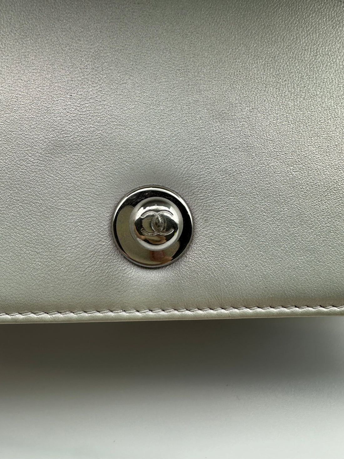 Chanel Chevron Medium Flap Boy Bag Pearl White (25***87) CC590