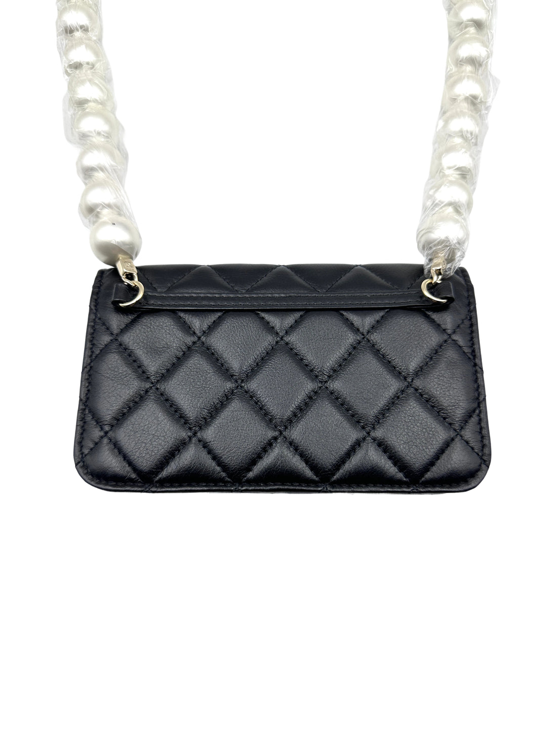 Chanel Quilted Lambskin Wallet on Pearl Chain Black (30***84) CC624