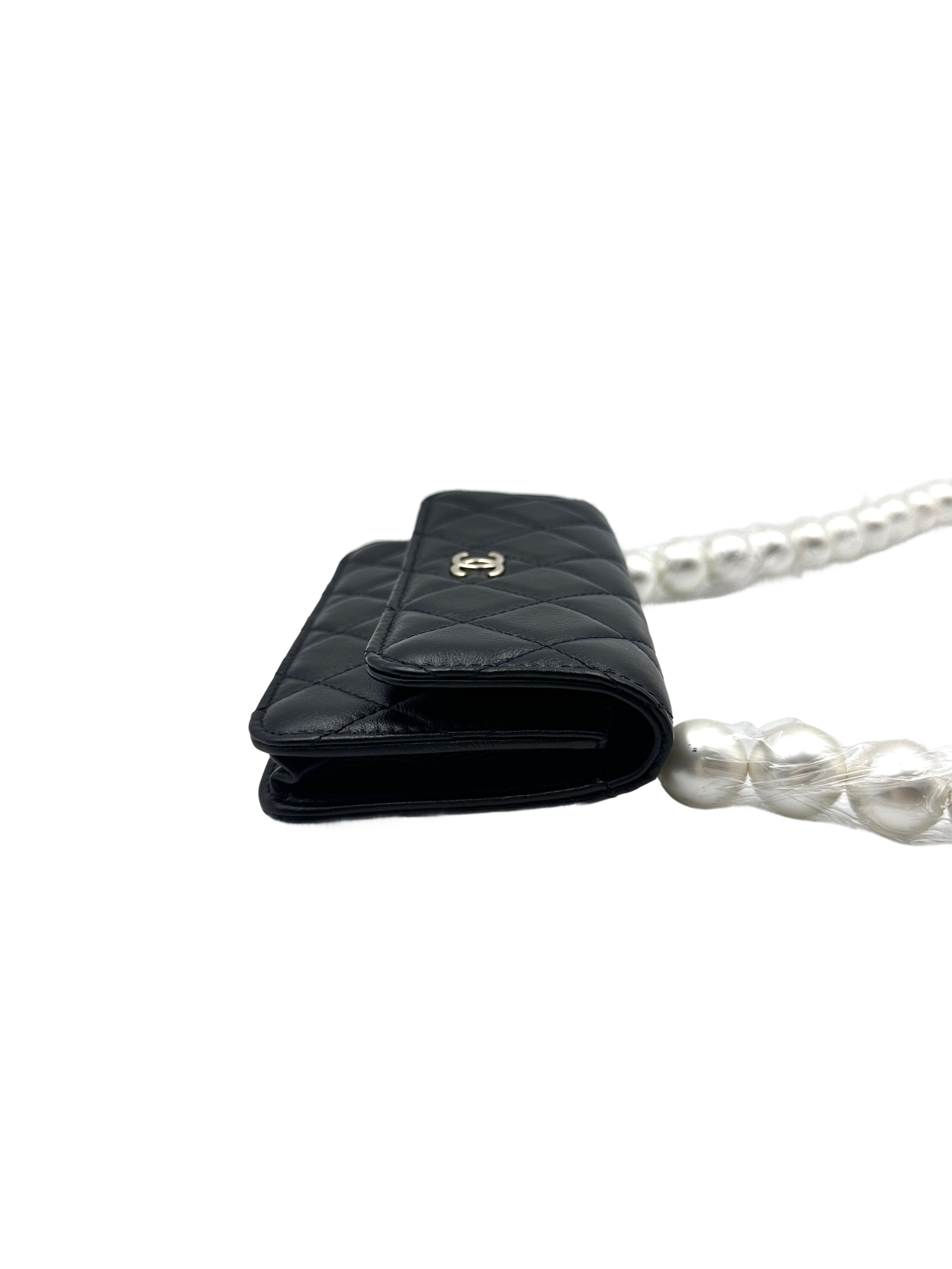 Chanel Quilted leather Pearl Chain Mini Bag Flap (30***16) cc685