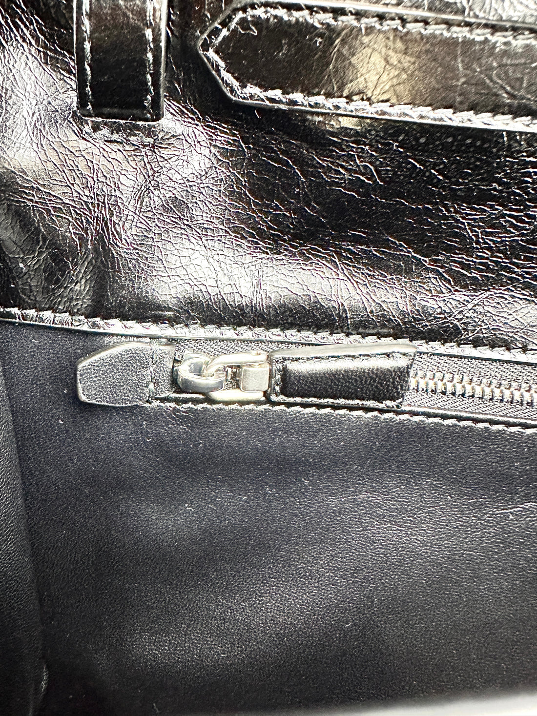 Prada Soft Sound Black Medium Leather shoulder Bag PR131