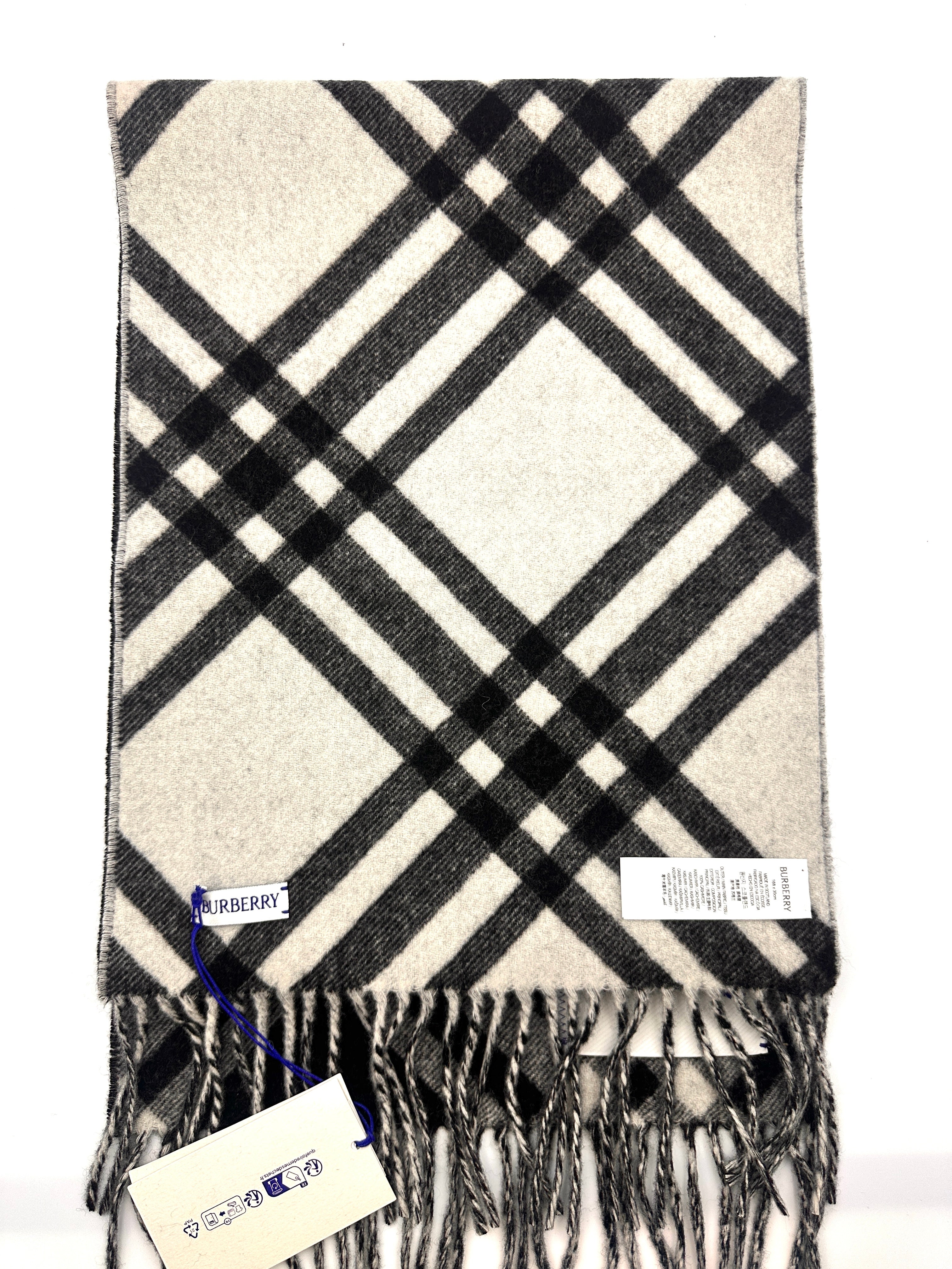 Burberry Vintage Black Check Wool Scarf With Tassels BBS04