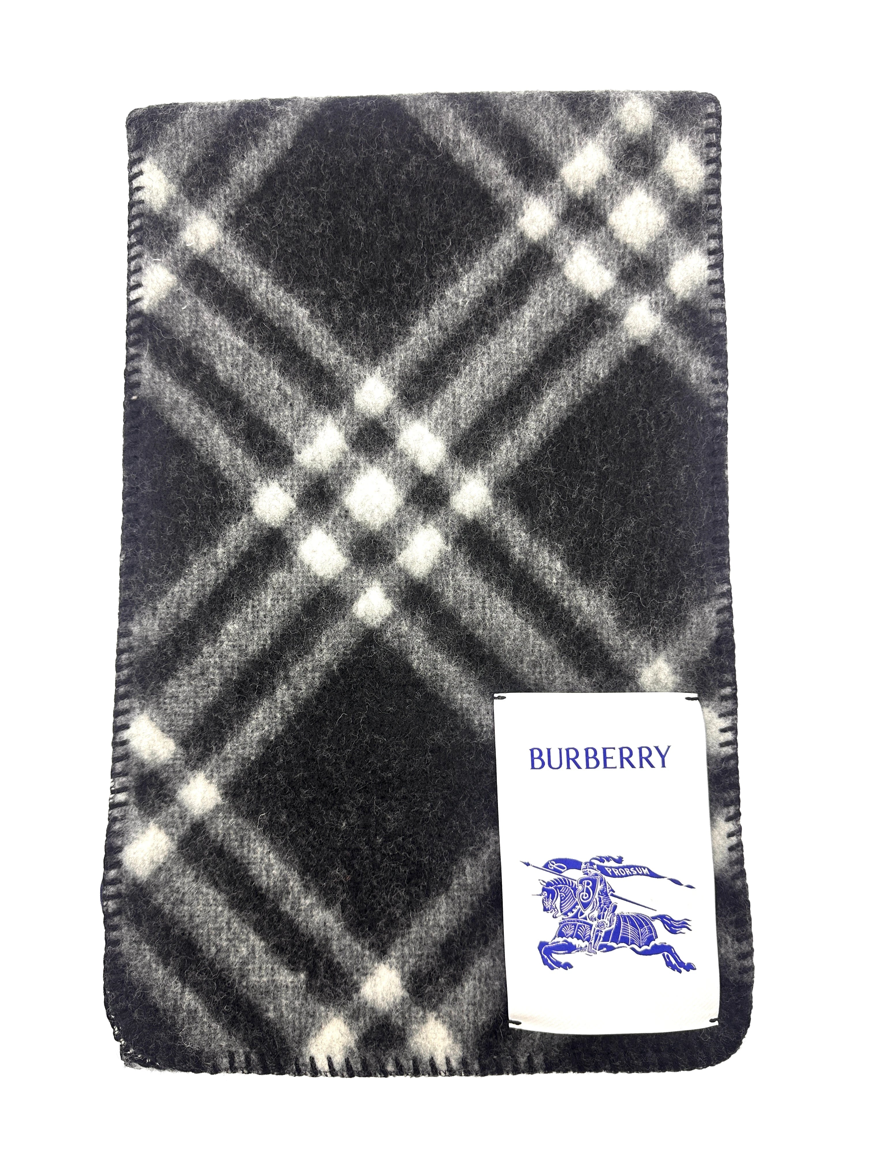 Burberry Black and White Check Wool Scarf BBS03