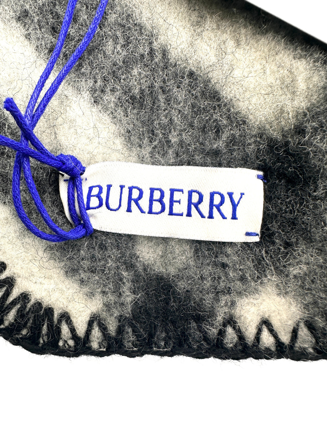 Burberry Black and White Check Wool Scarf BBS03