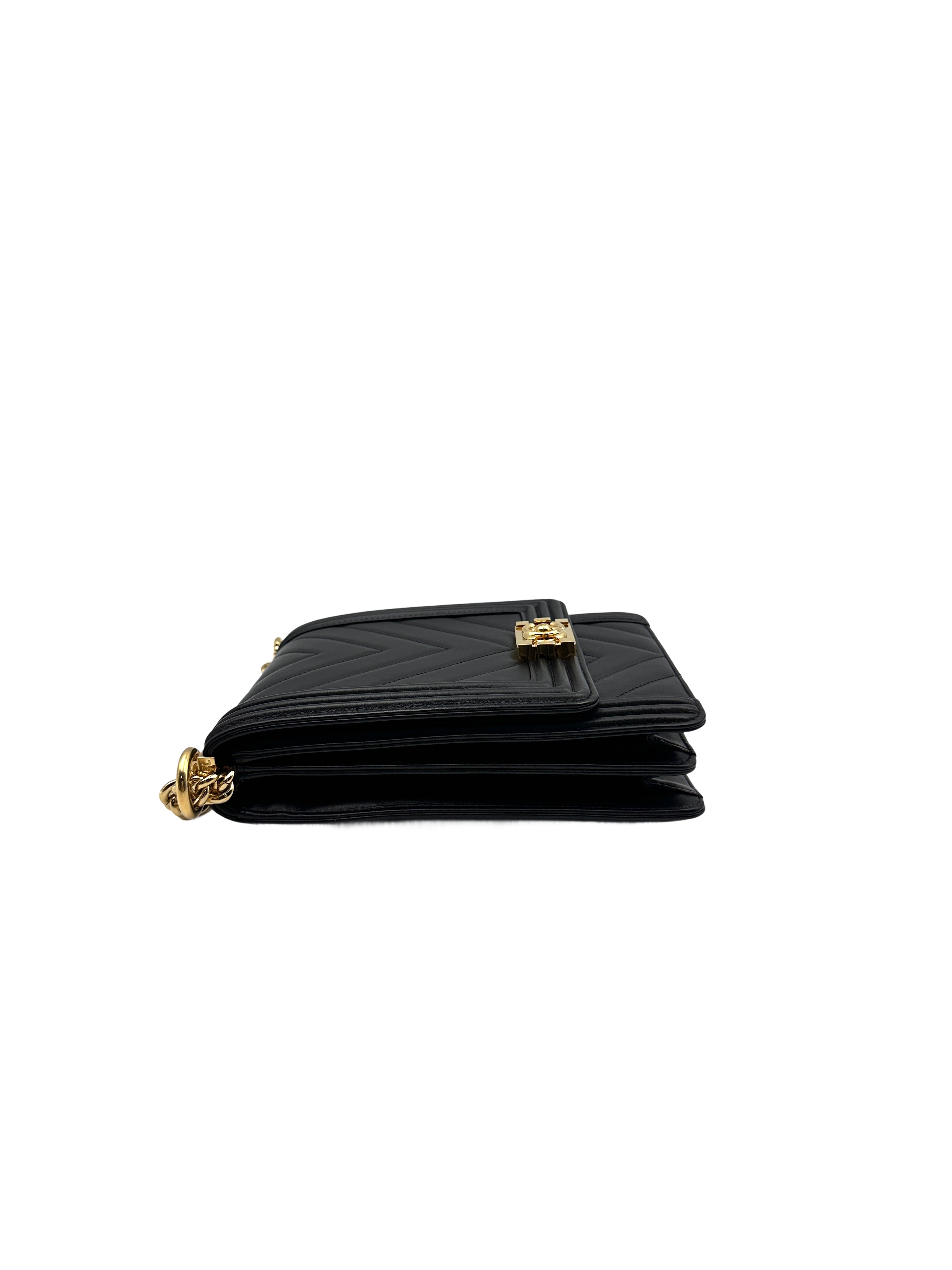 Chanel Chevron Lambskin Vertical Boy Black (28***16) cc694