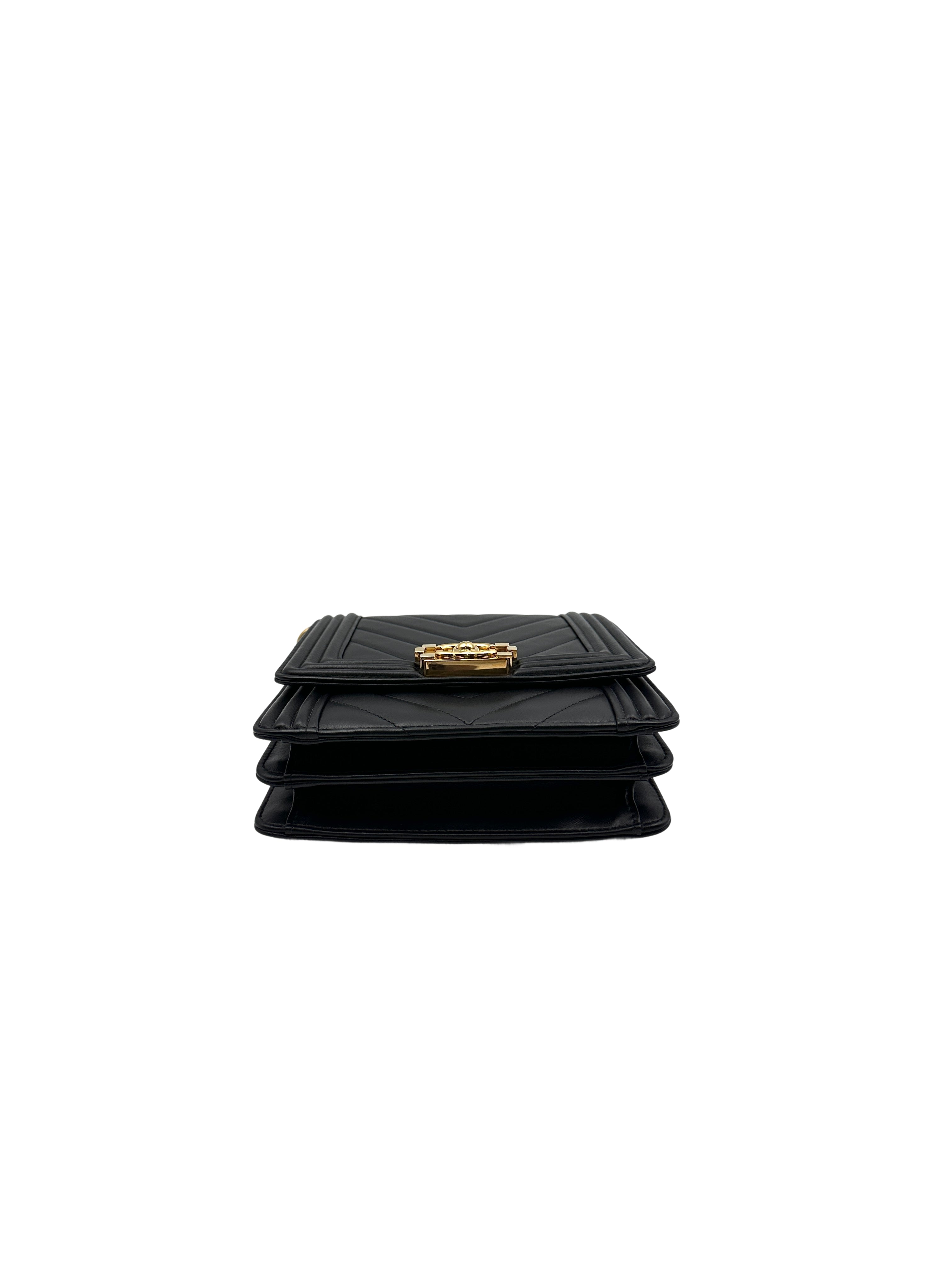 Chanel Chevron Lambskin Vertical Boy Black (28***16) cc694