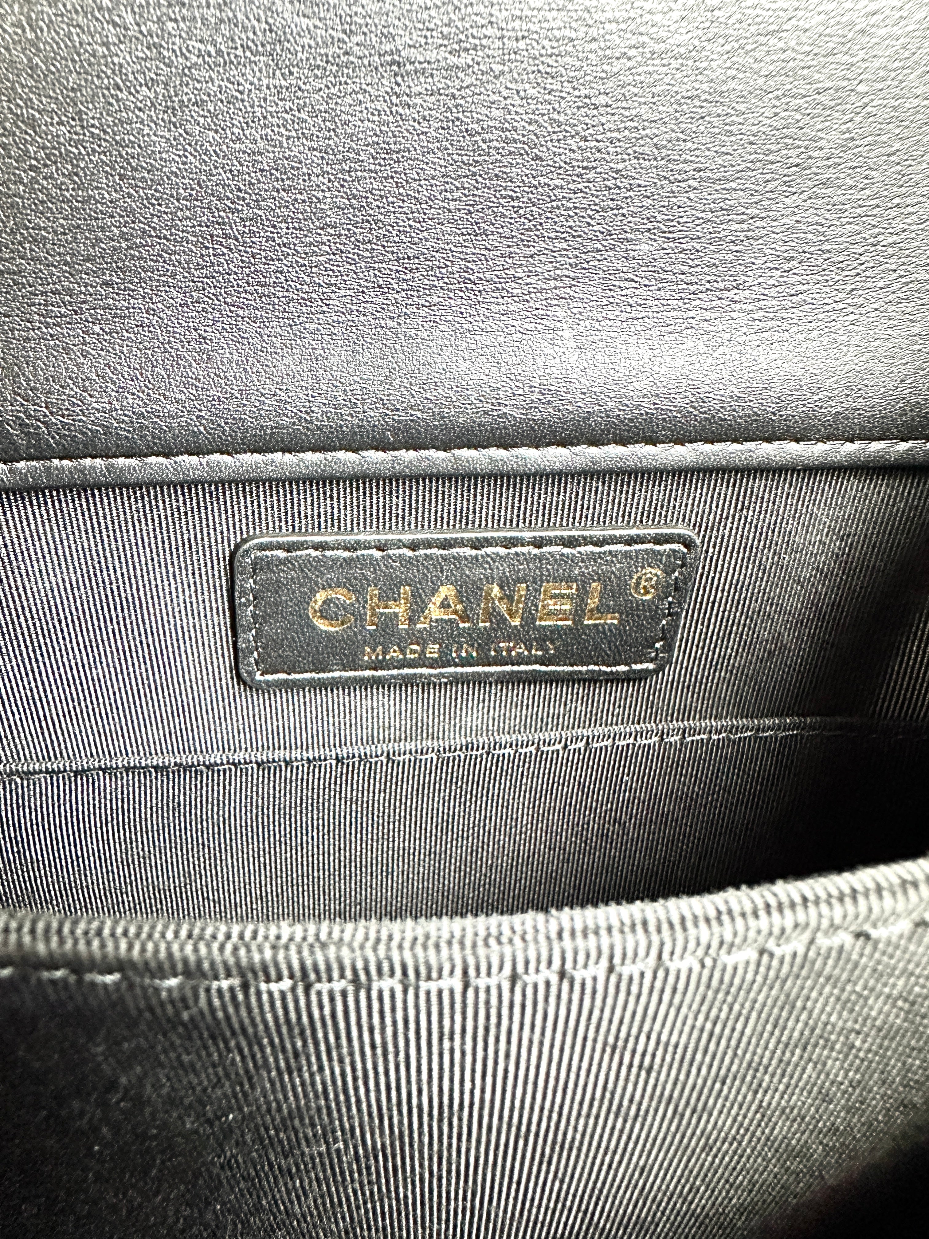 Chanel Chevron Lambskin Vertical Boy Black (28***16) cc694