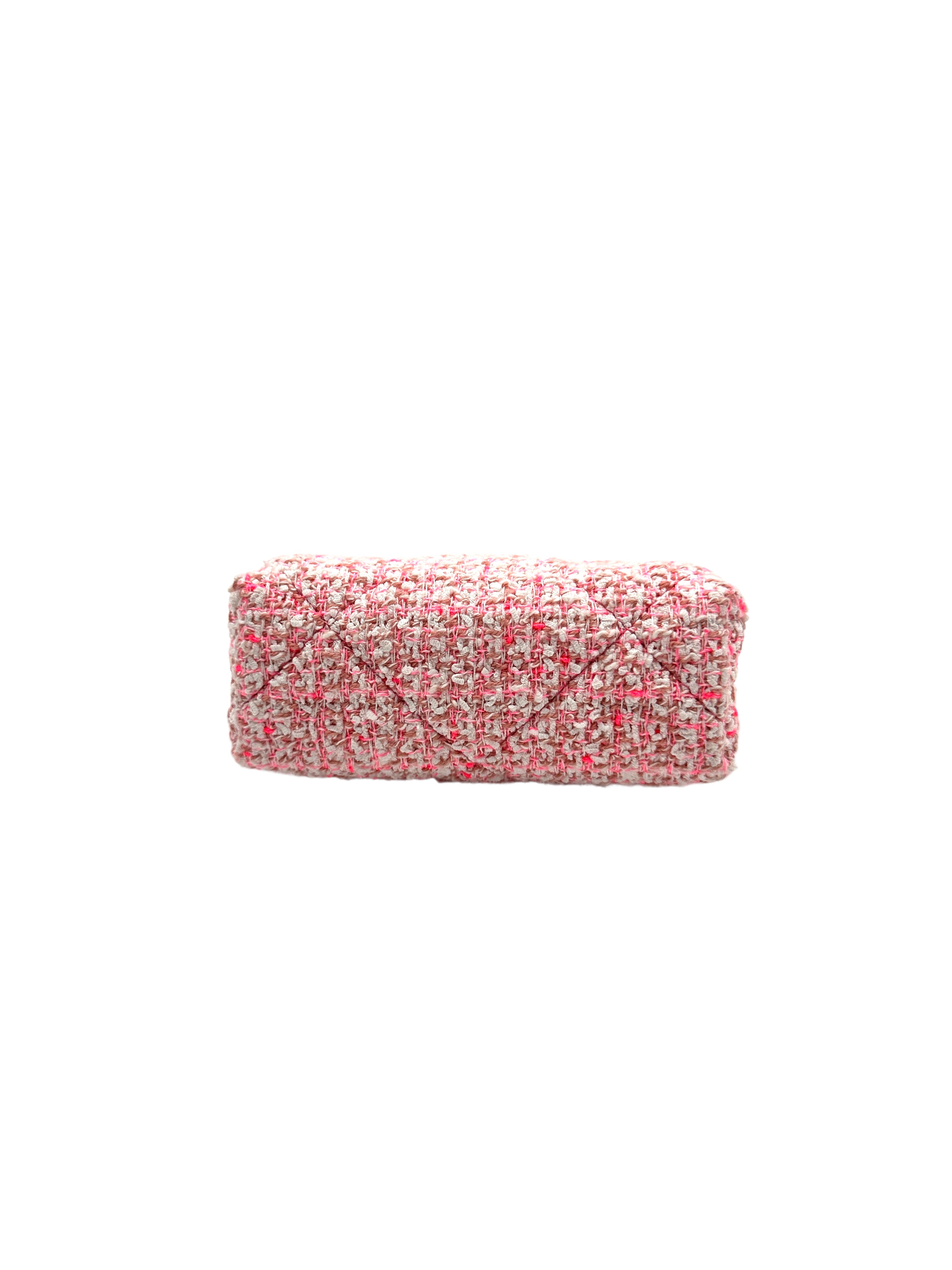 Chanel Kiss Lock Tweed Shoulder Bag Pink (30***61) cc683