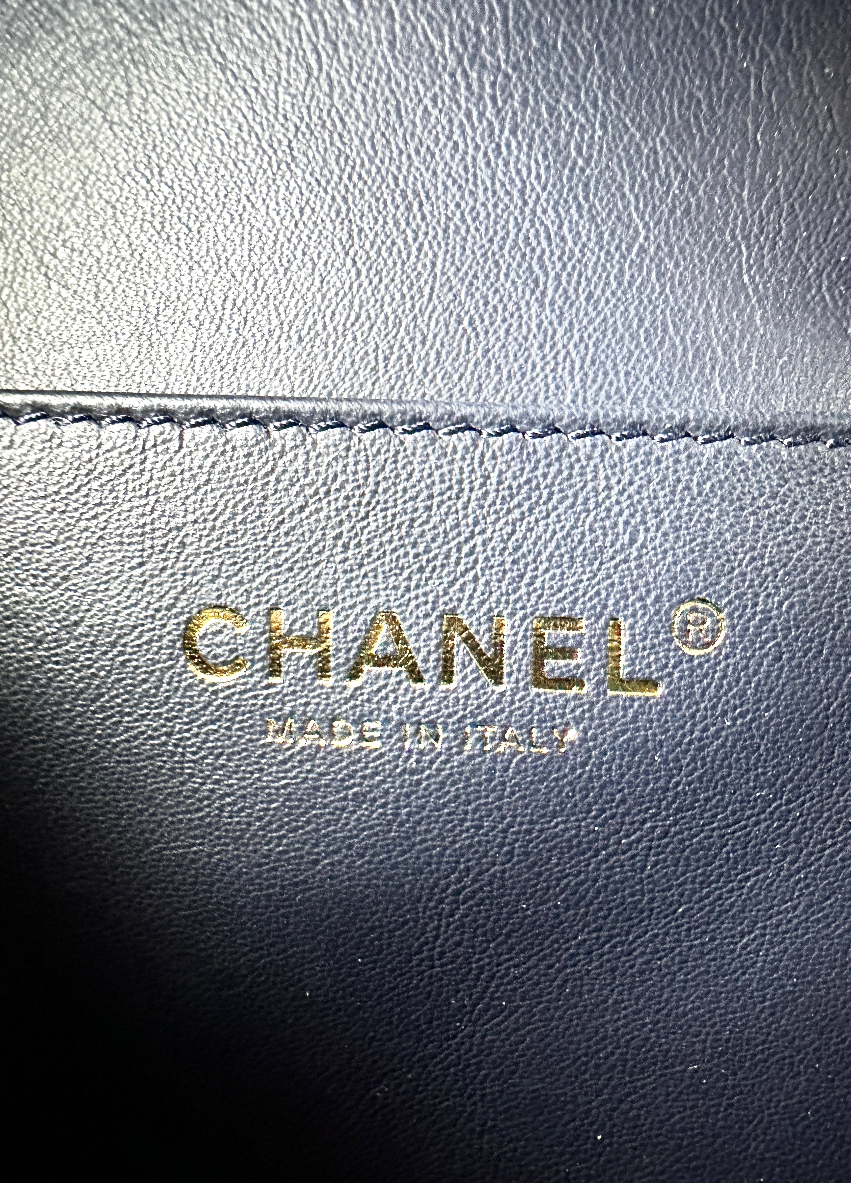 Chanel Tweed Vanity Case Crossbody Navy Fullset (30***63) cc719