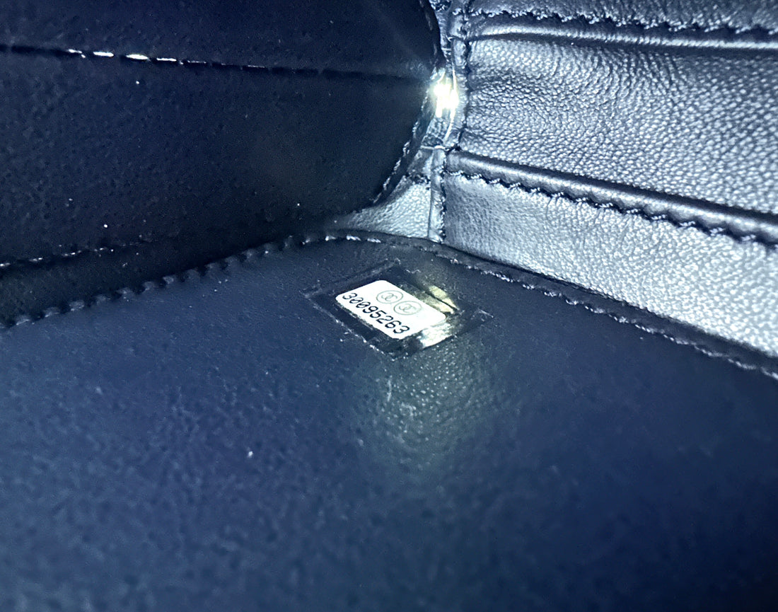 Chanel Tweed Vanity Case Crossbody Navy Fullset (30***63) cc719