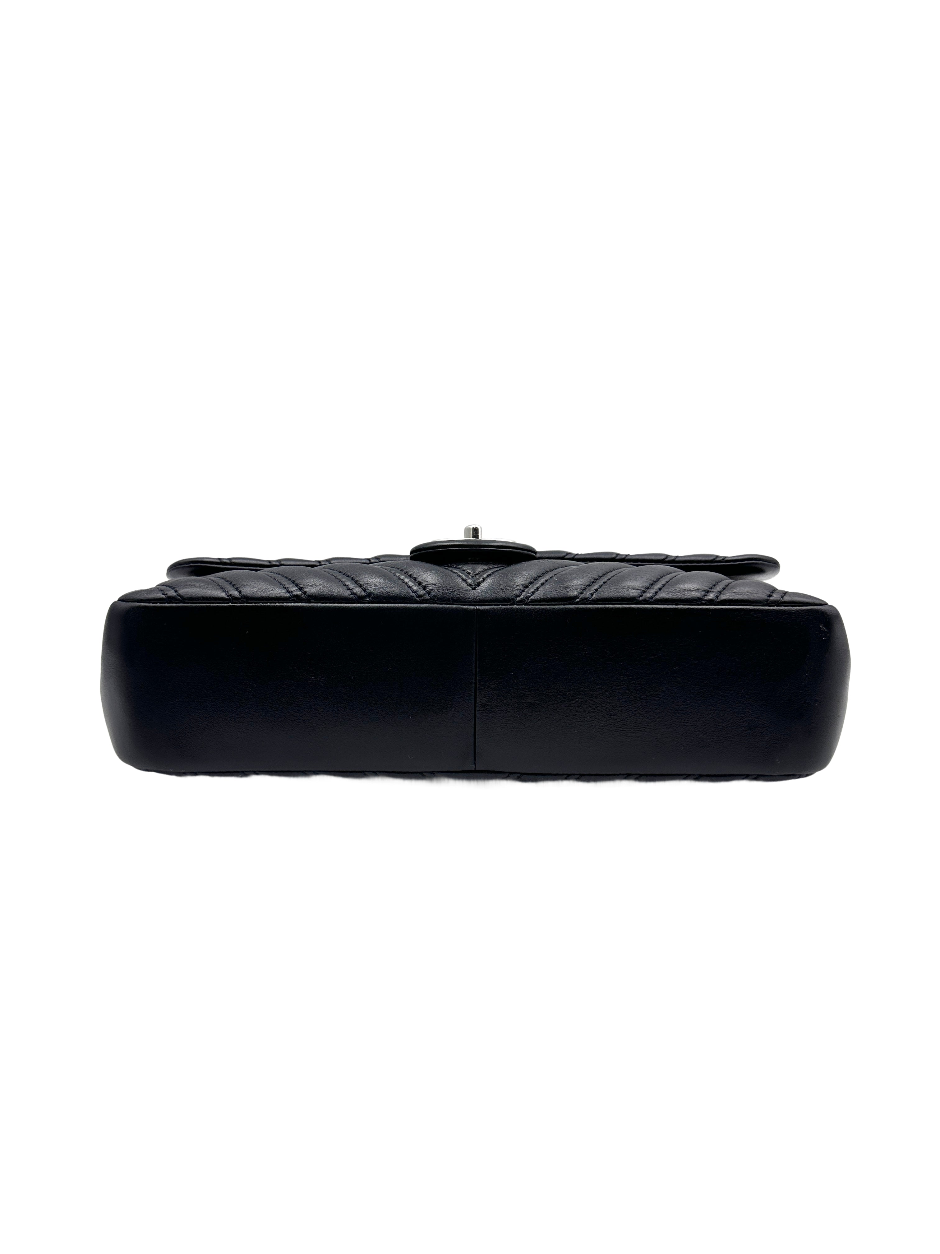 Chanel Chevron Lambskin Medium Classis Flap Black (21***65) CC739