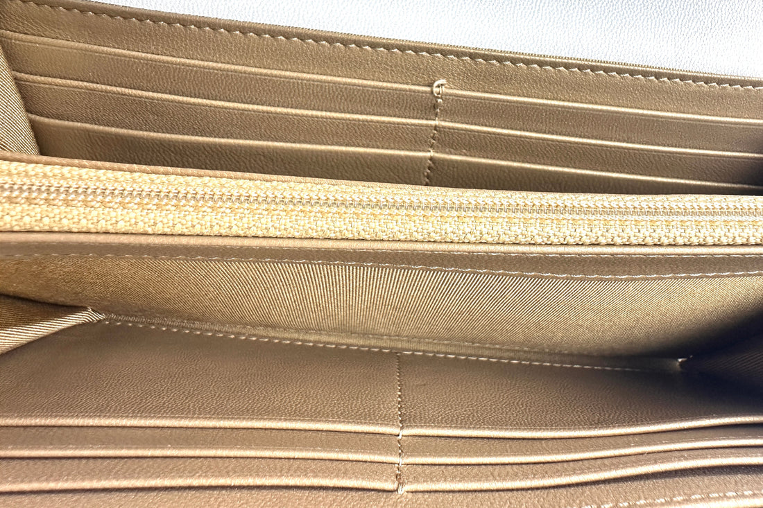 Chanel Quilted Calfskin Pearl Long Woc White cc717