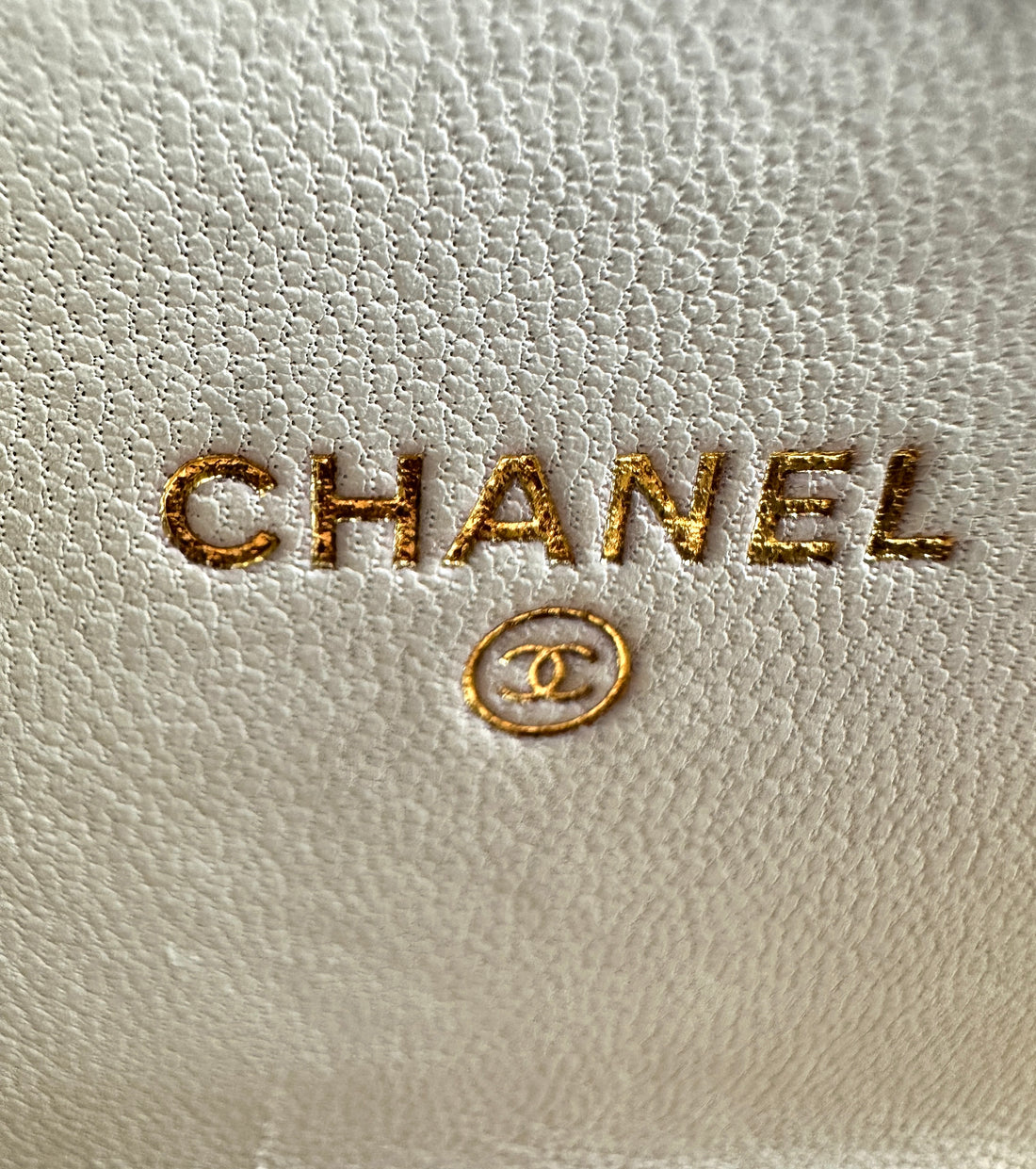 Chanel Quilted Calfskin Pearl Long Woc White cc717