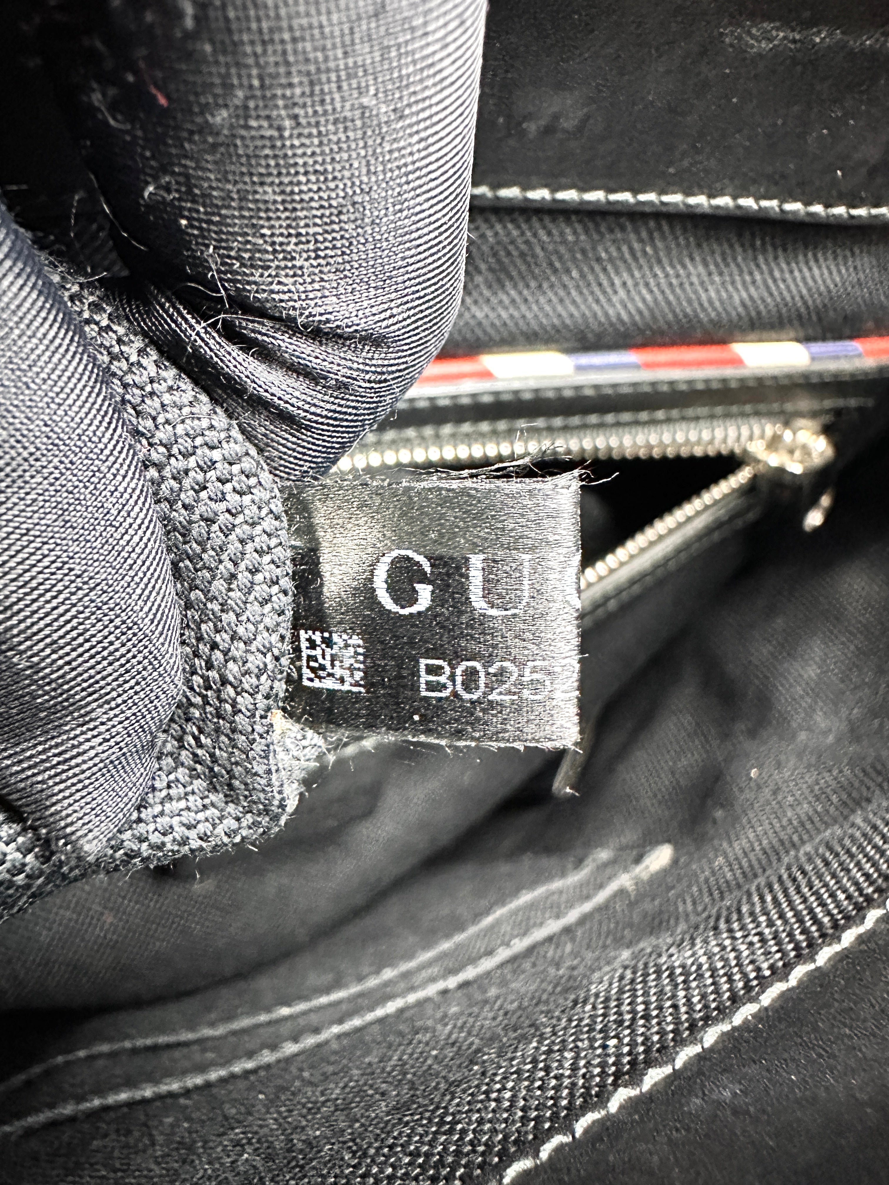 Gucci GG Night Courrier Zip Messenger Coated Canvas with Applique Black GG511