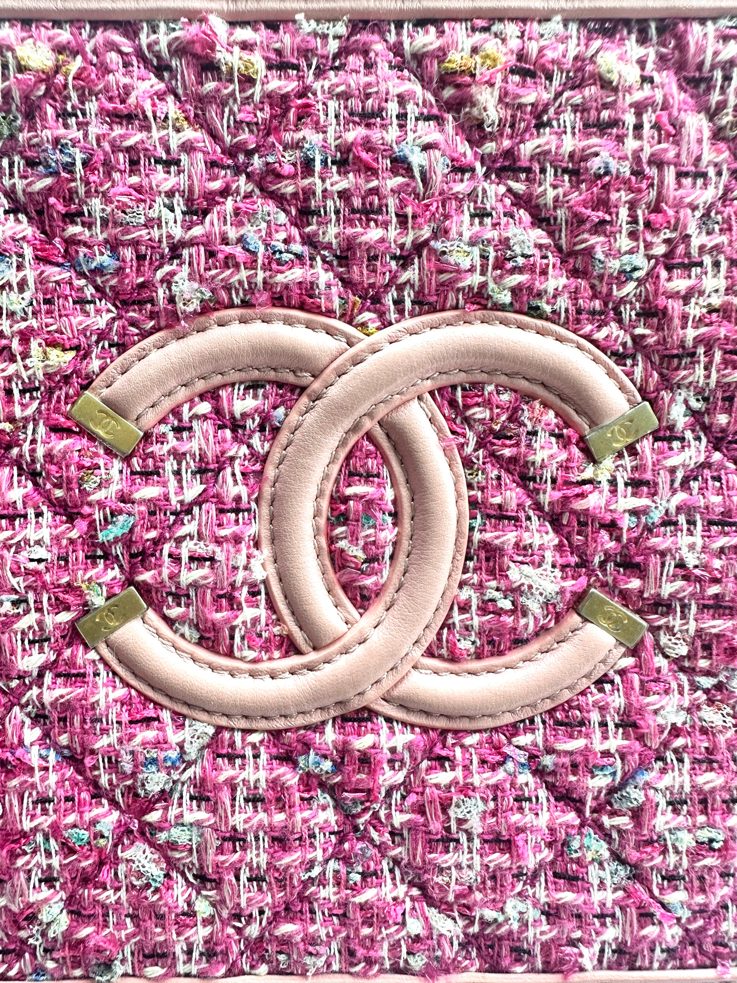 Chanel Tweed and Leather Flligree Vanity Bag Medium Pink (27***75) CC774
