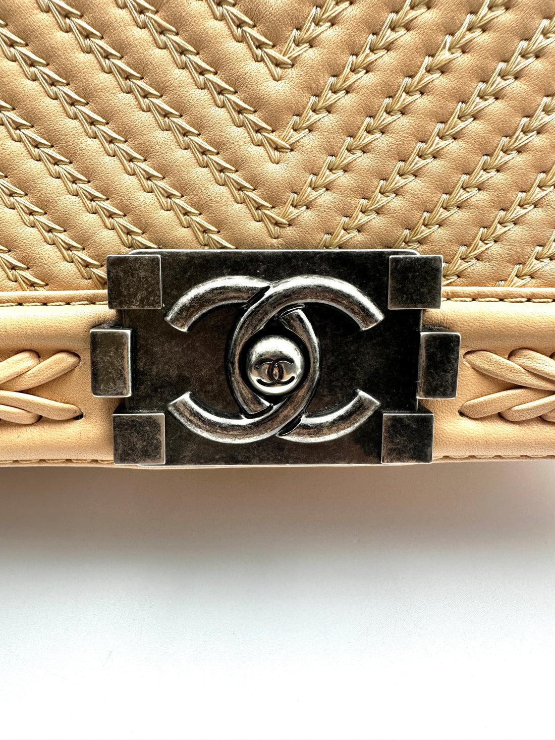 Chanel Chevron Calfskin Boy Flap Bag Beige( (23***40) CC781