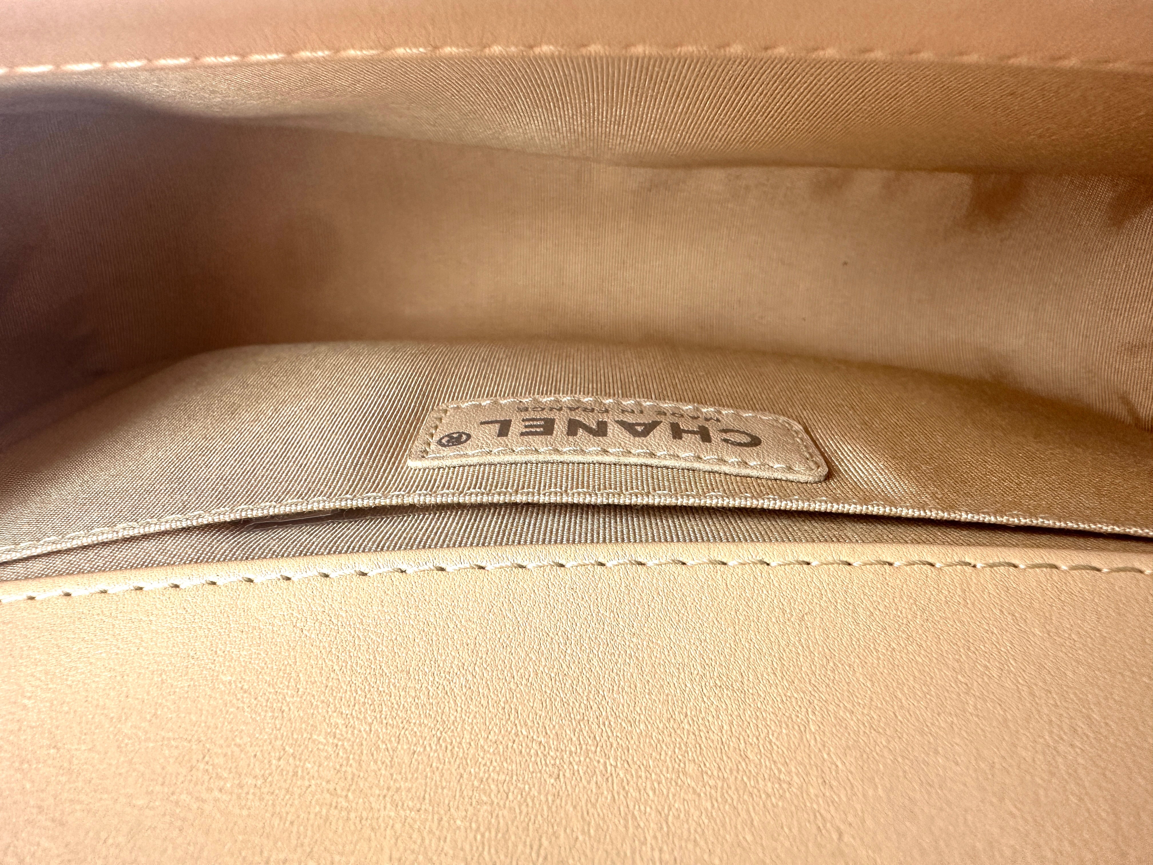 Chanel Chevron Calfskin Boy Flap Bag Beige( (23***40) CC781