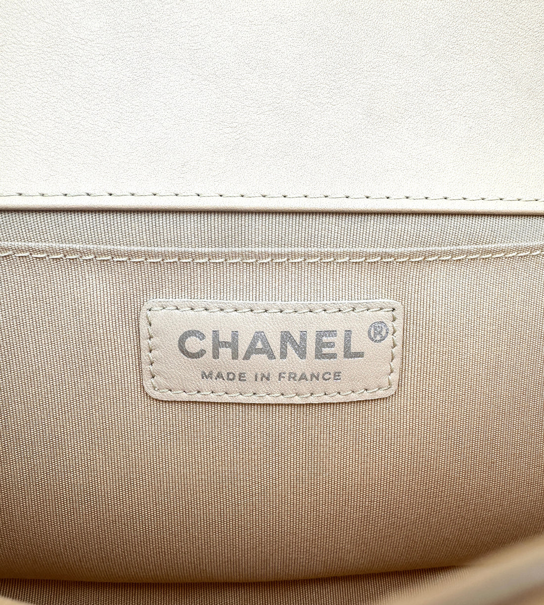 Chanel Chevron Calfskin Boy Flap Bag Beige( (23***40) CC781