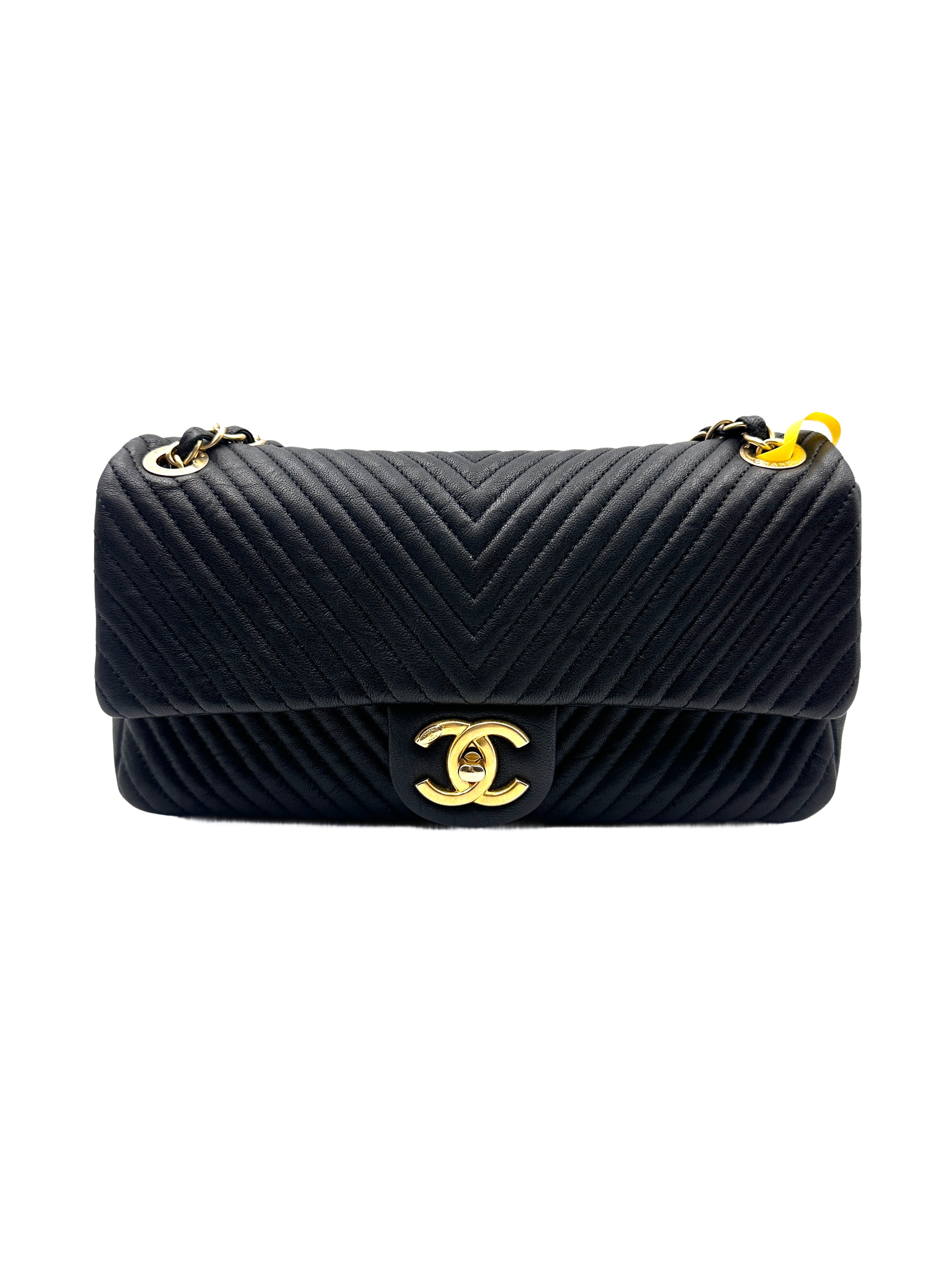 Chanel Chevron Calfskin Surpique Seasonal Flap Black (18***09) CC780